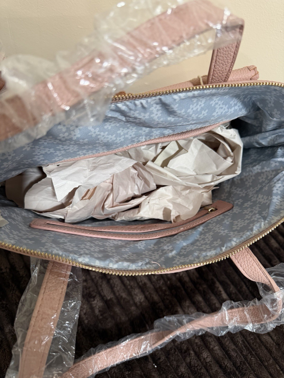 Women’s Pink Pebbled Tote Bag Tassel Zip Closure Pockets Gold Hardware Med