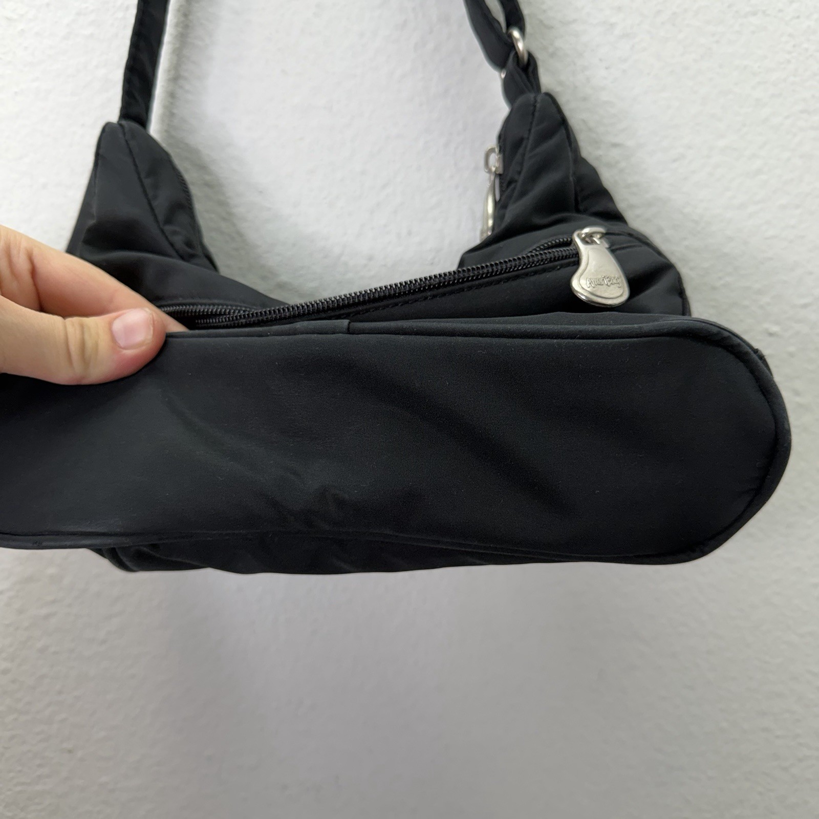 Ameribag Healthy Back Bag Black Shoulder Strap Outdoors Water Resistant