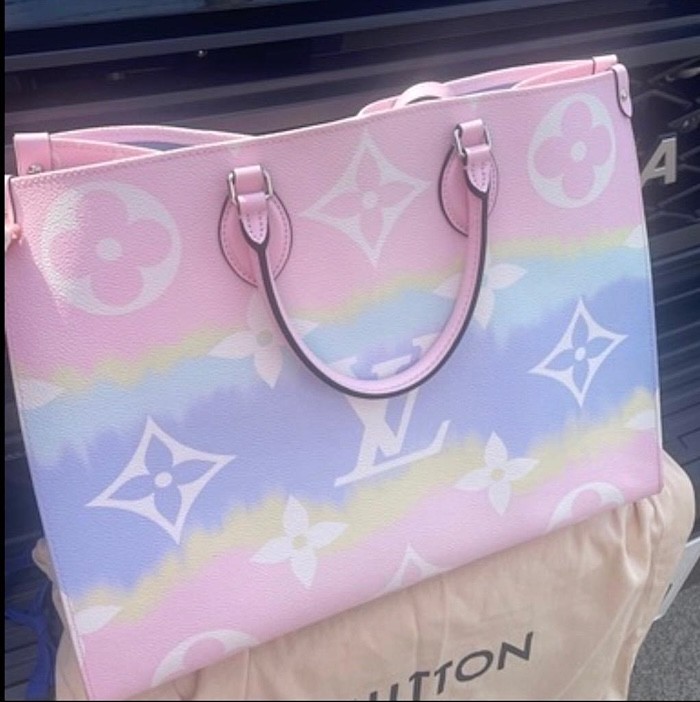 Louis Vuitton Onthego GM Tote Bag M45119 Escale Pastel Pink Hand Purse Auth New
