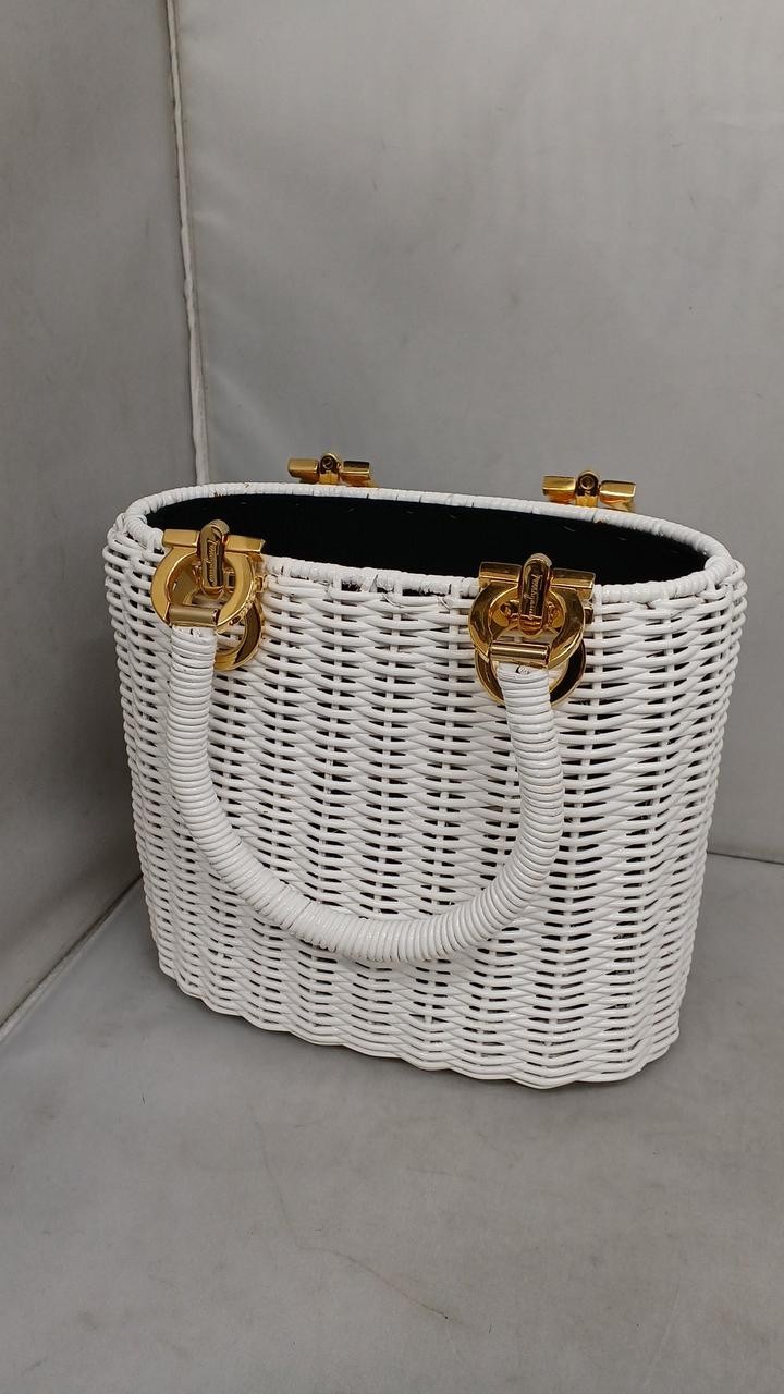 salvatore ferragamo tote bag 8.6 inch white