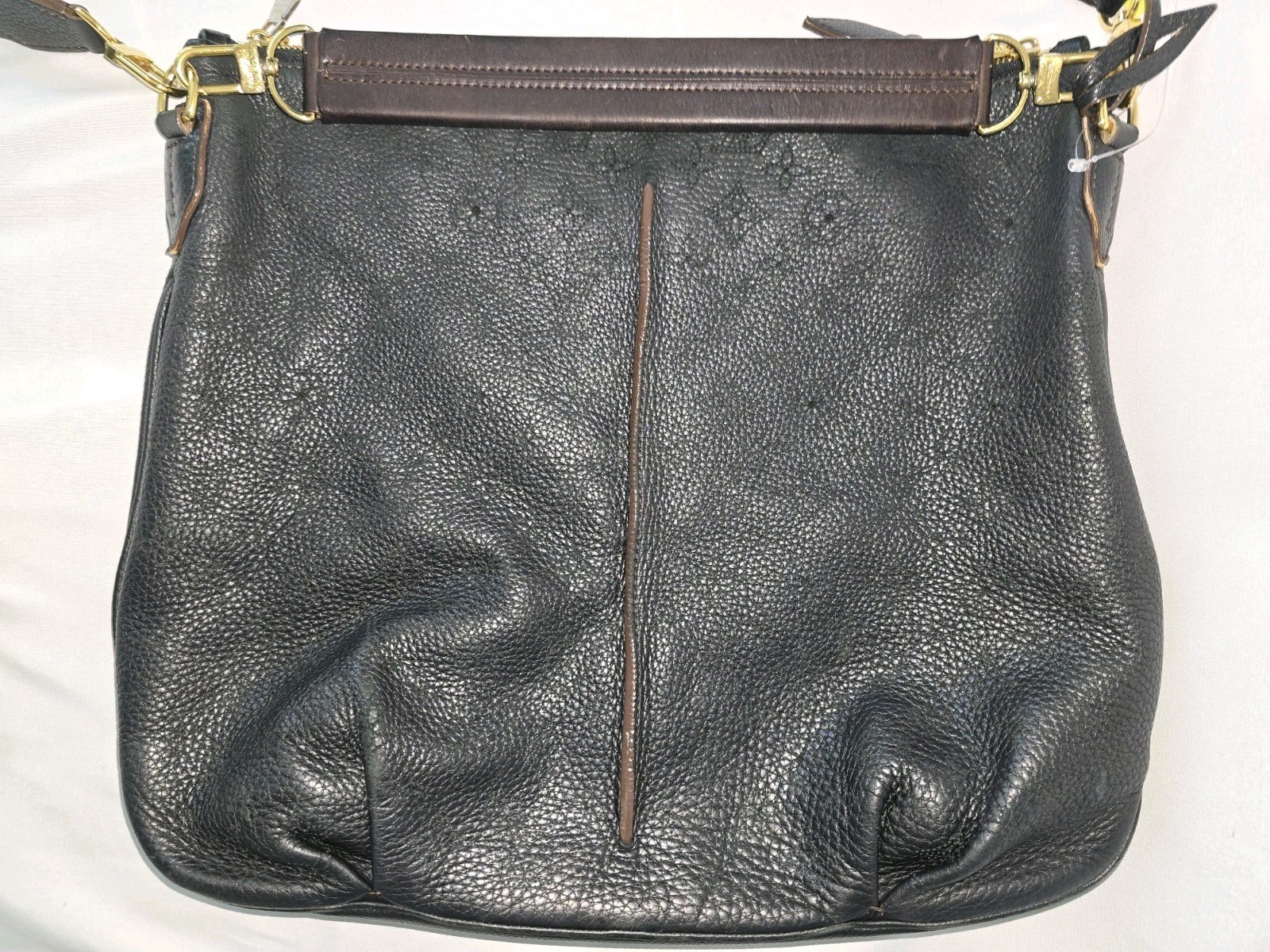 Authentic Louis Vuitton Mahina Selene MM Noir Leather Crossbody Shoulder Bag