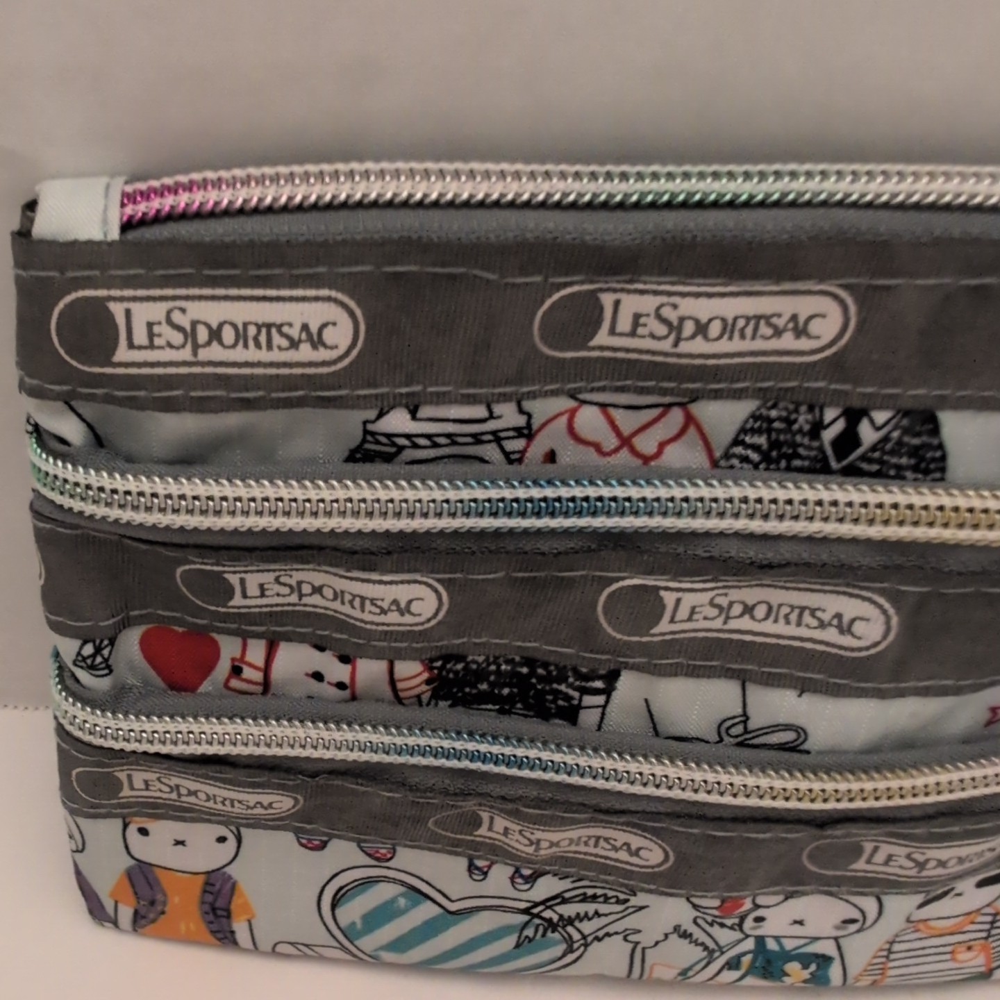 RARE LeSportsac Fifi Lapin Sweethearts 3 Zipper Writslet Blue And Gray
