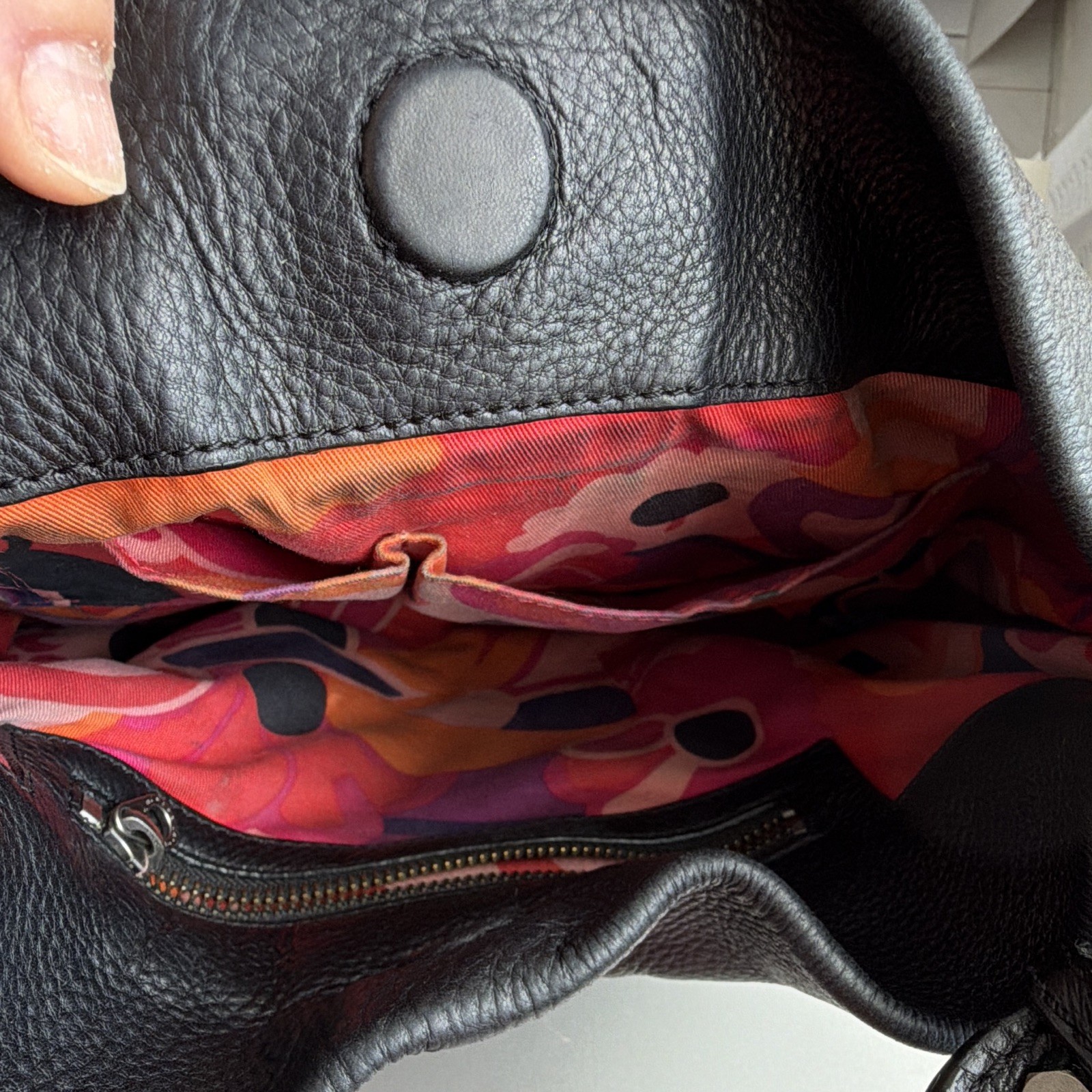 Marc by Marc Jacobs Black Pebbled Shoulder/Crossbody Zip Bag Detachable Strap