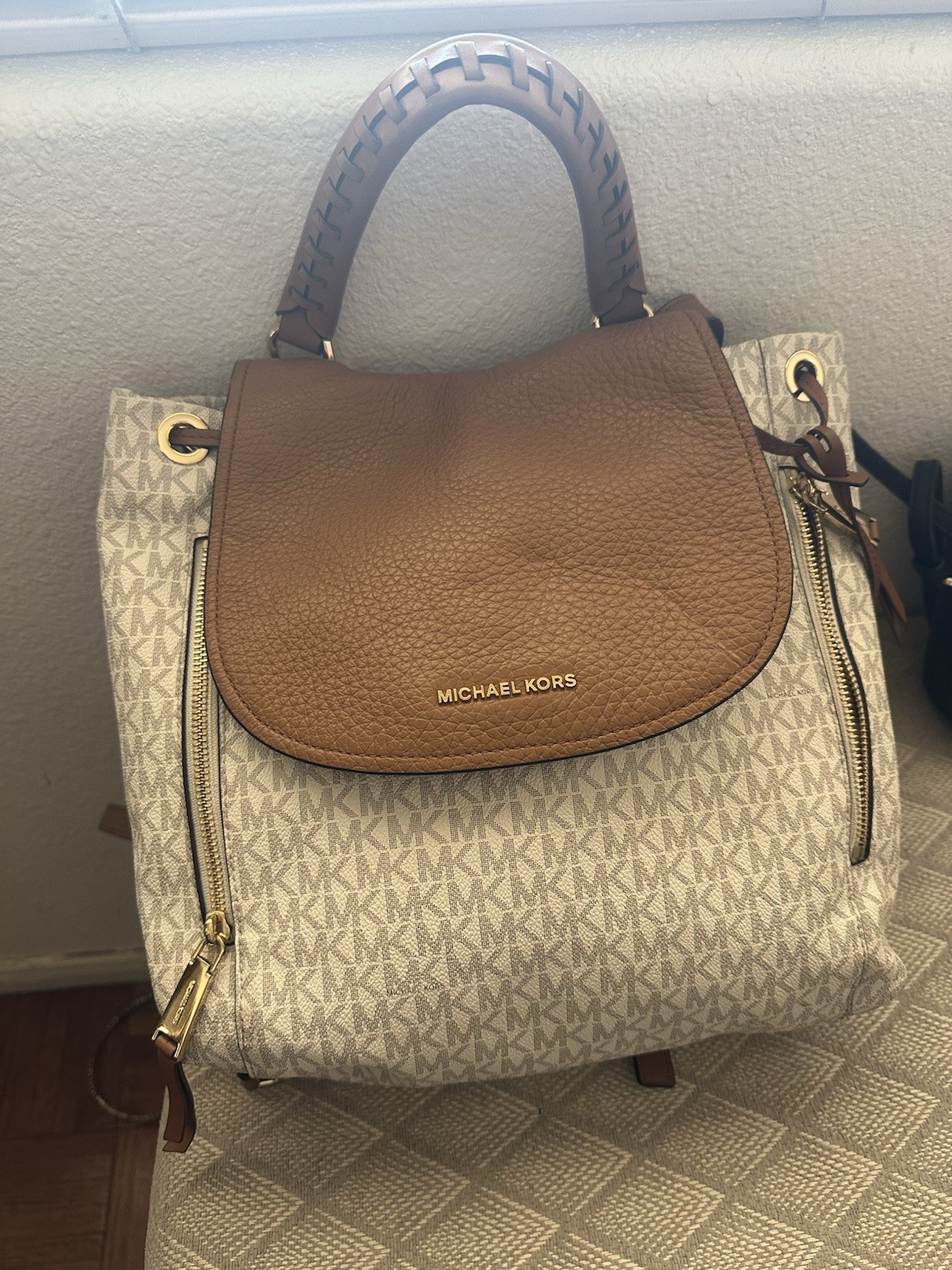 Michael Kors Signature Logo Medium Backpack Beige/Brown Drawstring Gold Zip