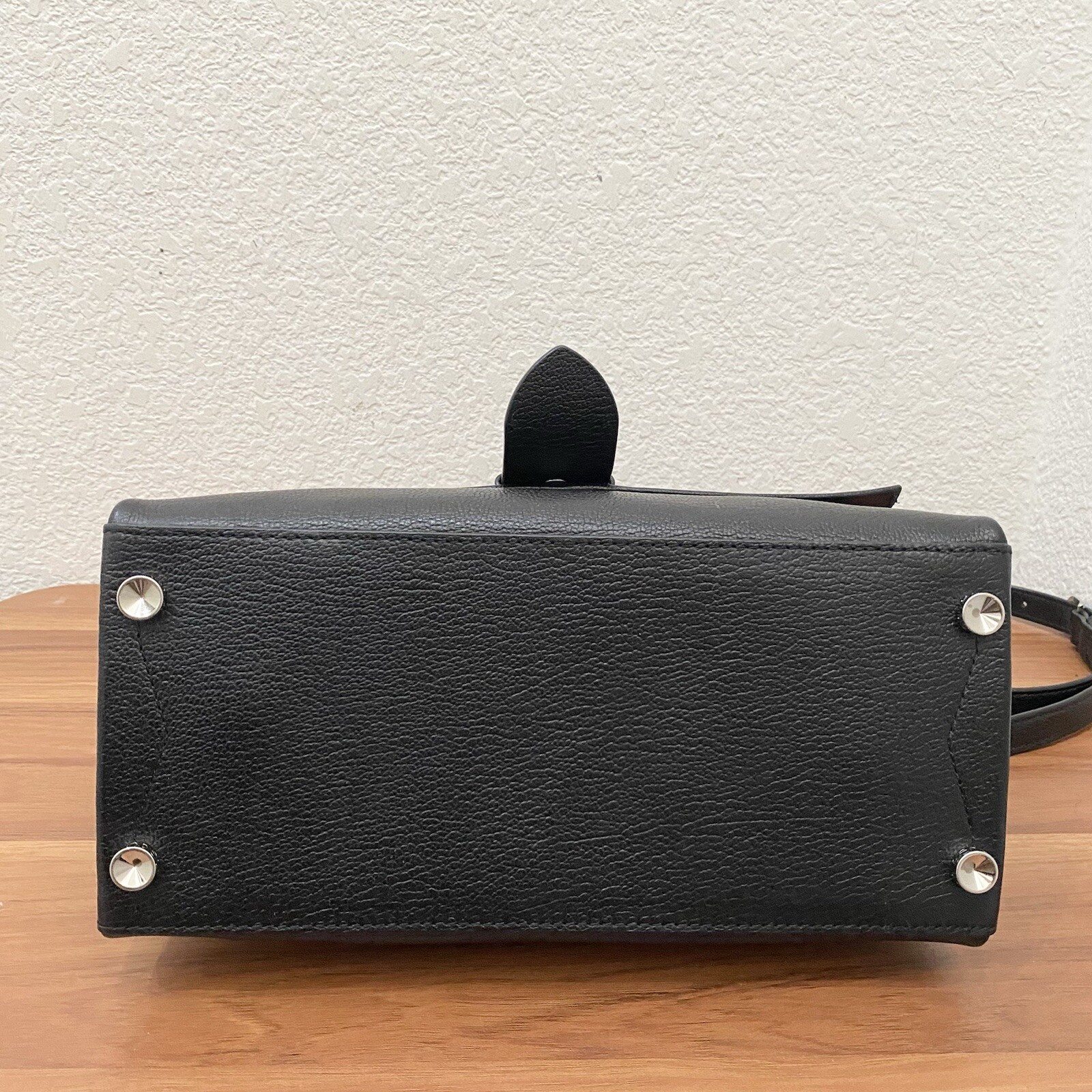 HENRI BENDEL Black Riverside Top Handle Satchel Bag Crossbody Purse Bag EUC