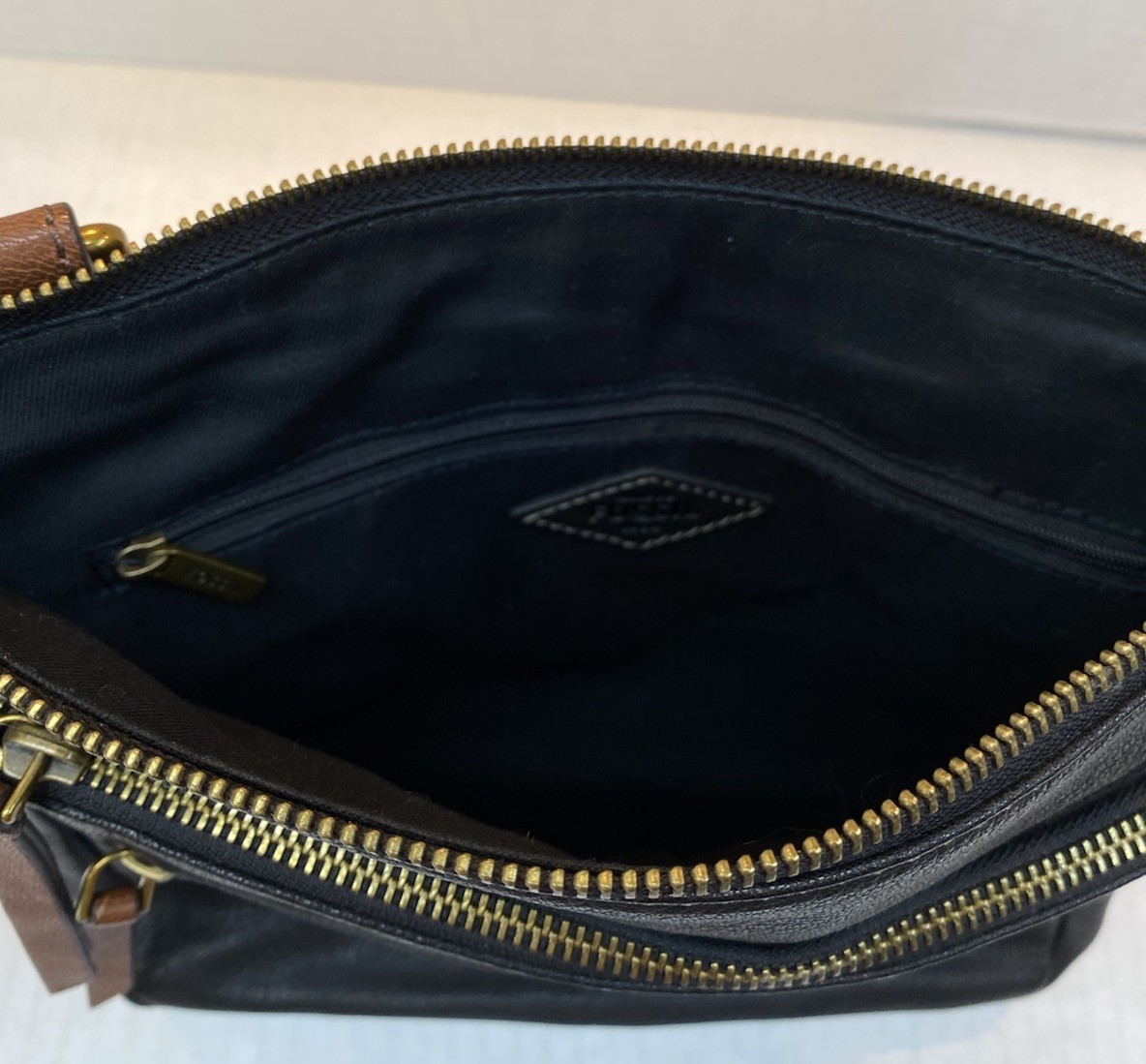 Fossil Corey Crossbody Bag Black Leather Brown Adj Strap Triple Zip
