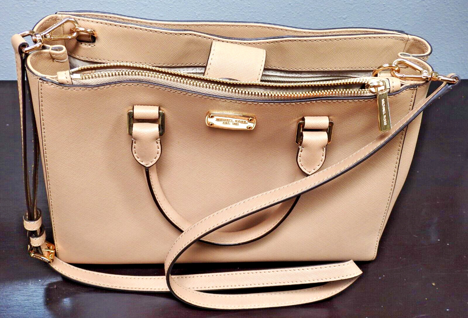 New MICHAEL KORS Sutton SAFFIANO Leather Medium Satchel Crossbody Bag Peanut