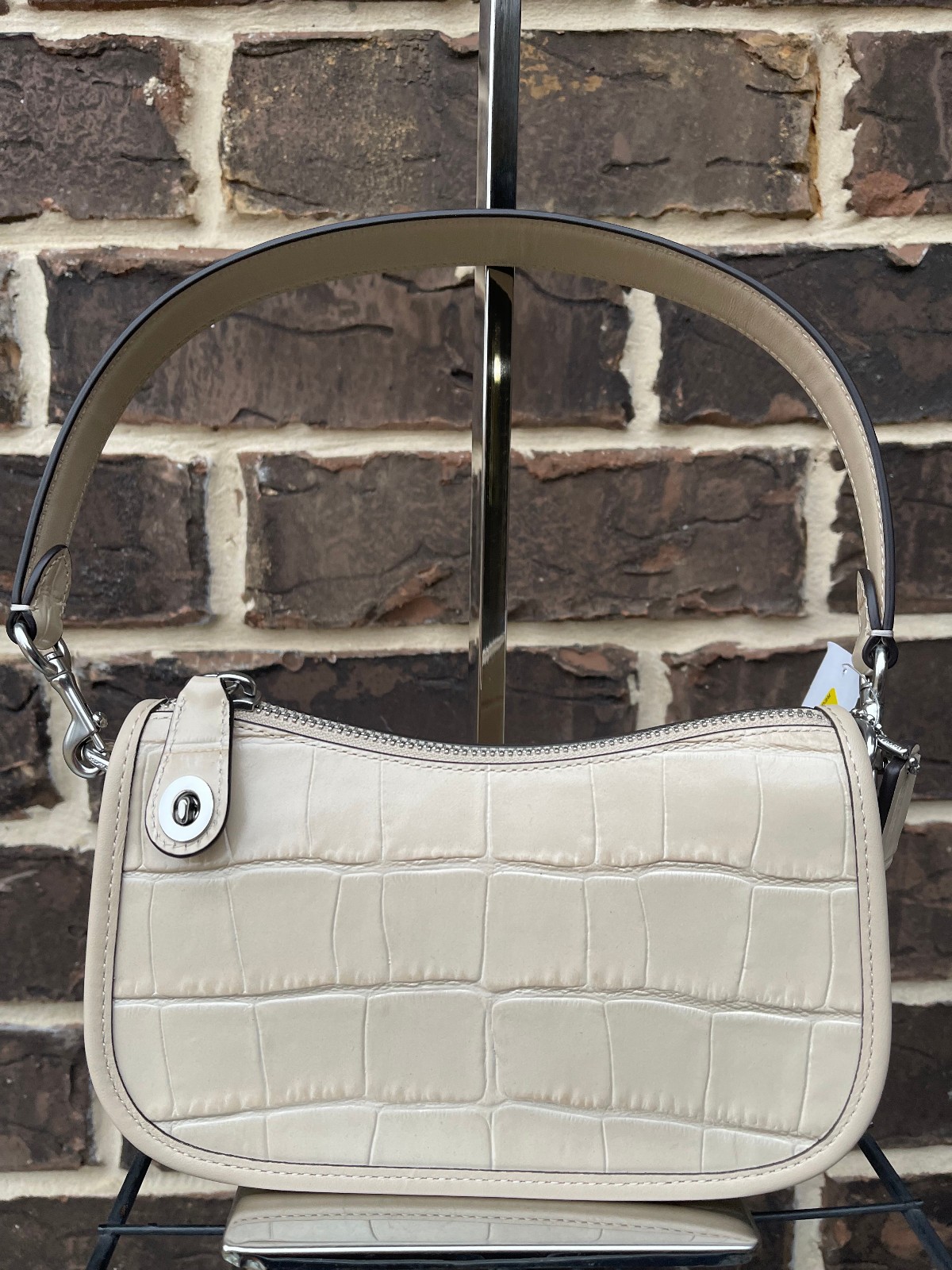 NWT $225 COACH Swinger Shoulder Bag 20 Croc Leather Ivory small
