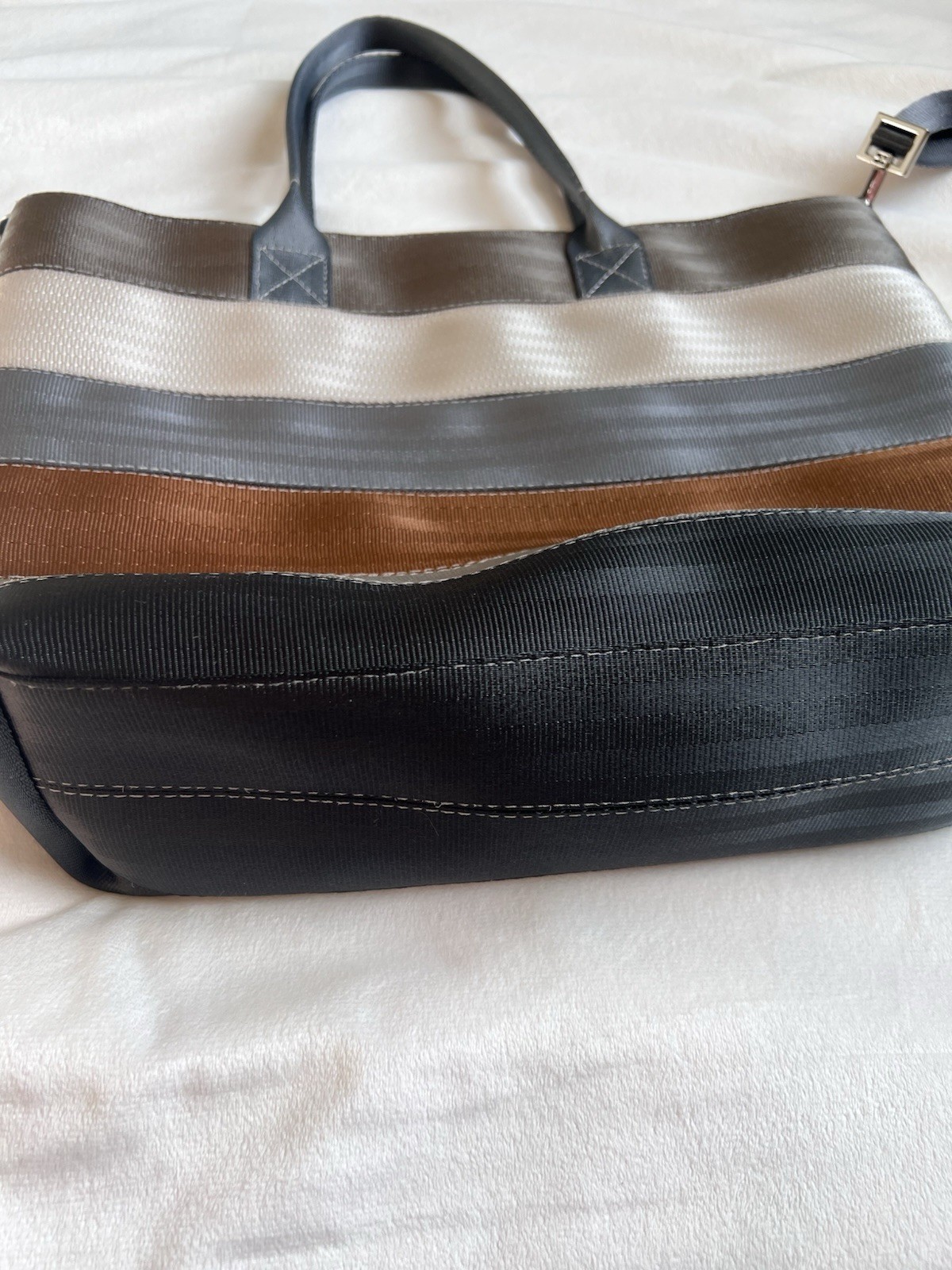 Harveys Original Seatbelt Bag Striped Medium Tote Crossbody Purse Gray Brown