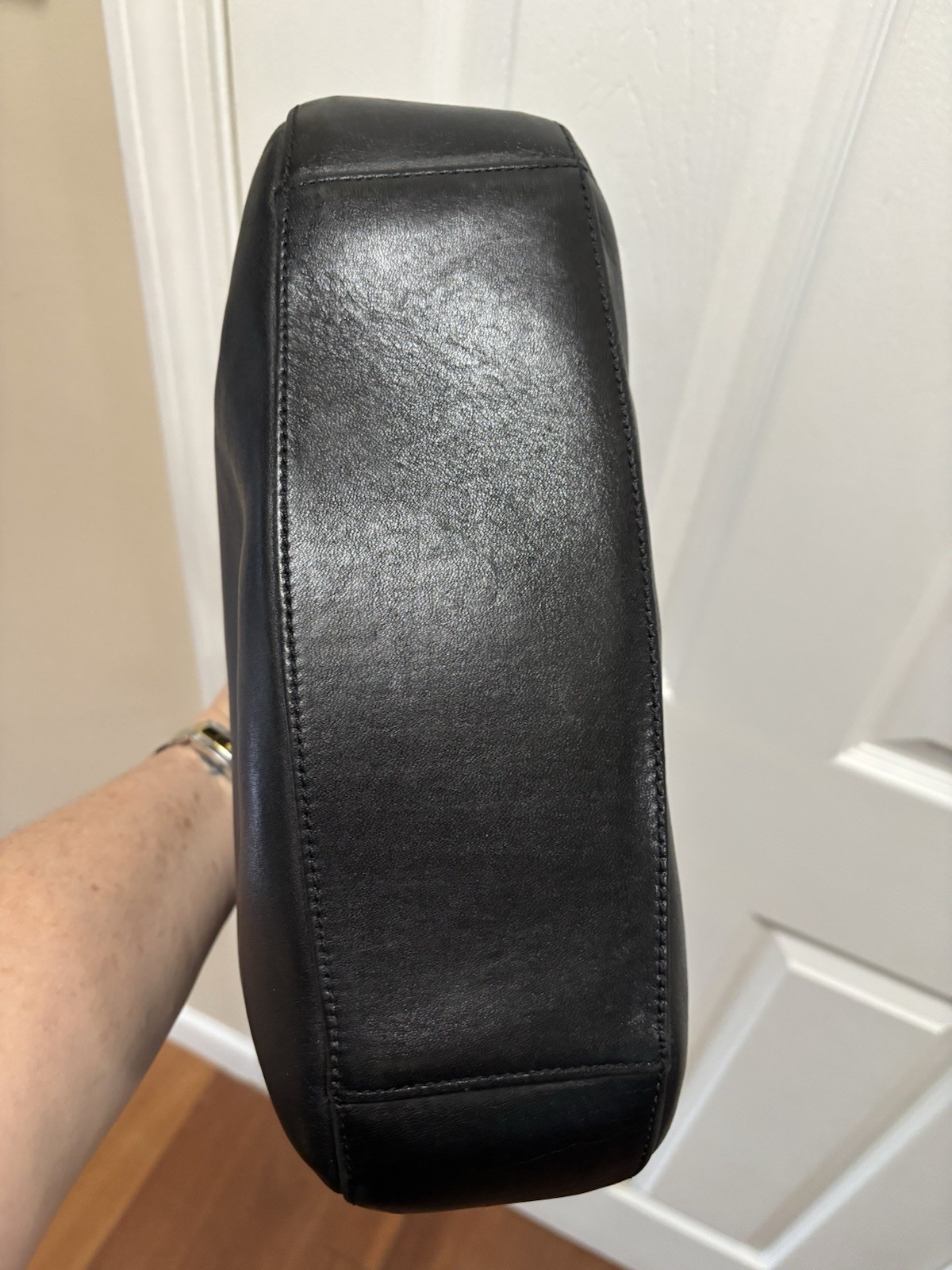 Coach VINTAGE F0D-9180 Whitney MADE IN USA Black Glove Tanned Leather Hobo EUC