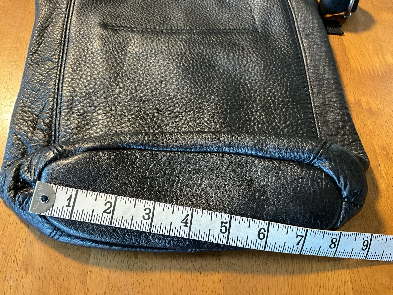 The Sak Laurel Crossbody Bag Classic Black Pebbled Leather Purse Travel Everyday