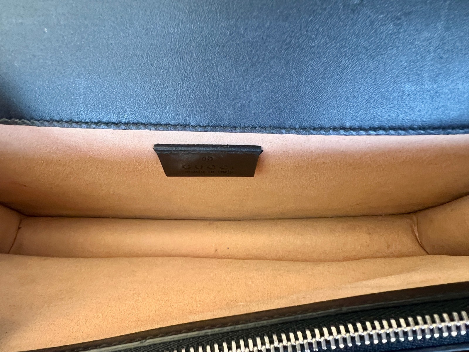 Authentic Gucci Medium GG Velvet Dionysus in Dark Navy Blue. Very good condition