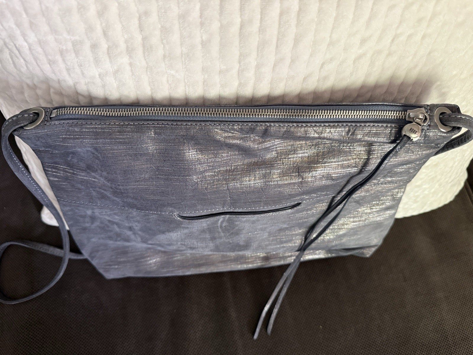Hobo International LGray Metallic Crossbody Bag Zip Top Adjustable Strap Pockets