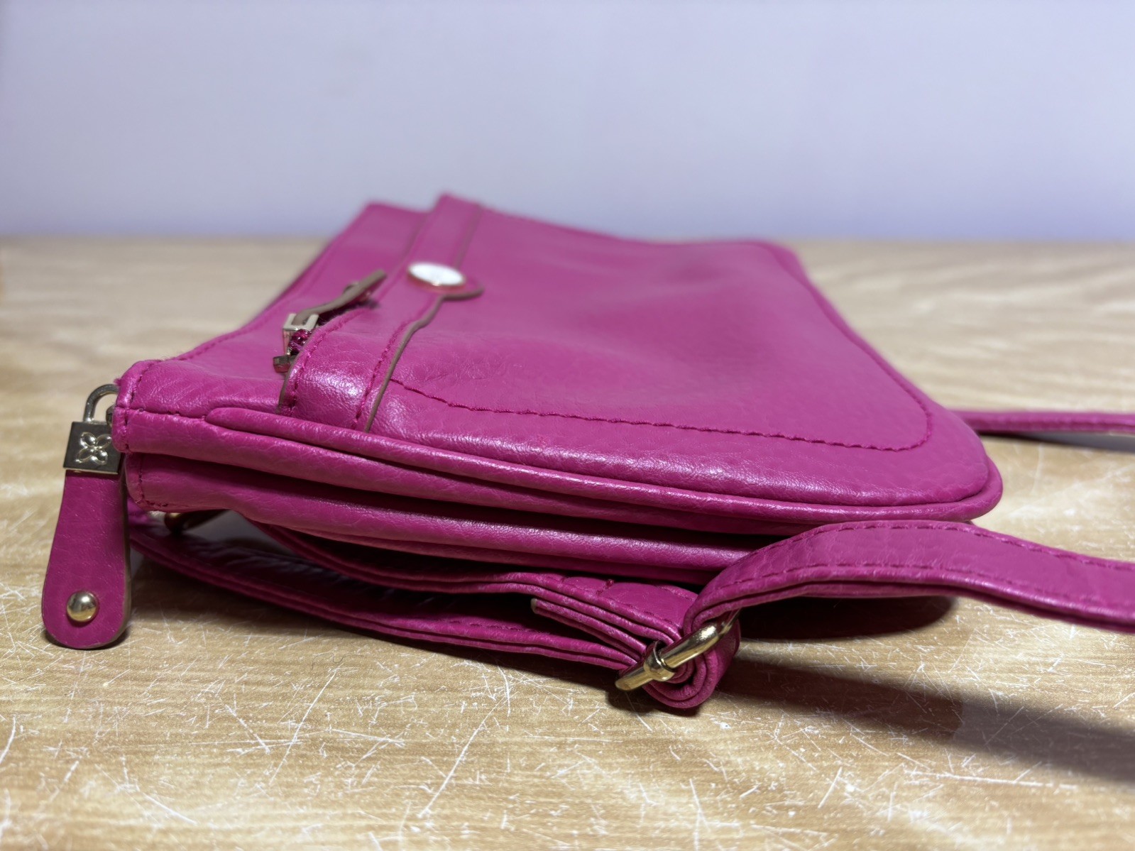 Relic Pink Zip Close Crossbody Purse with Pockets and Card Slots 6x9x1″