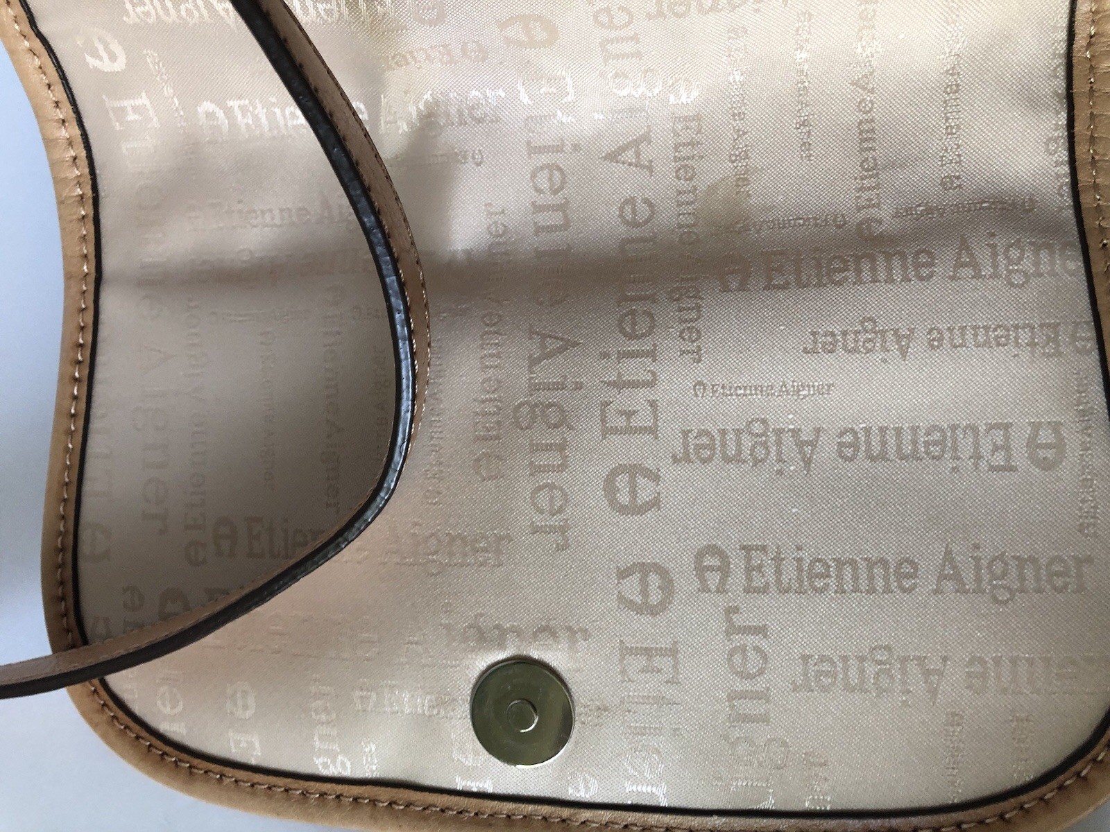 Vintage Etienne Aigner Saddle Tan Leather Crossbody Bag 9”x8.5”x3.25”