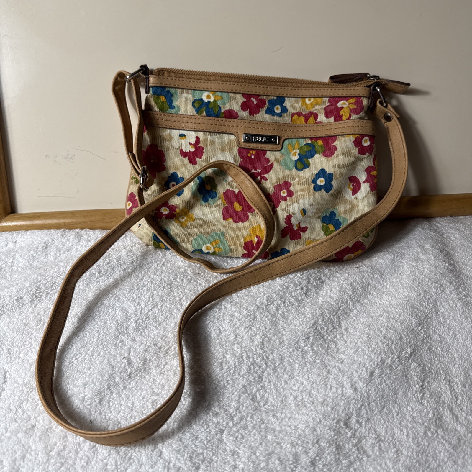 RELIC Crossbody purse, Canvas/ Cloth, Floral