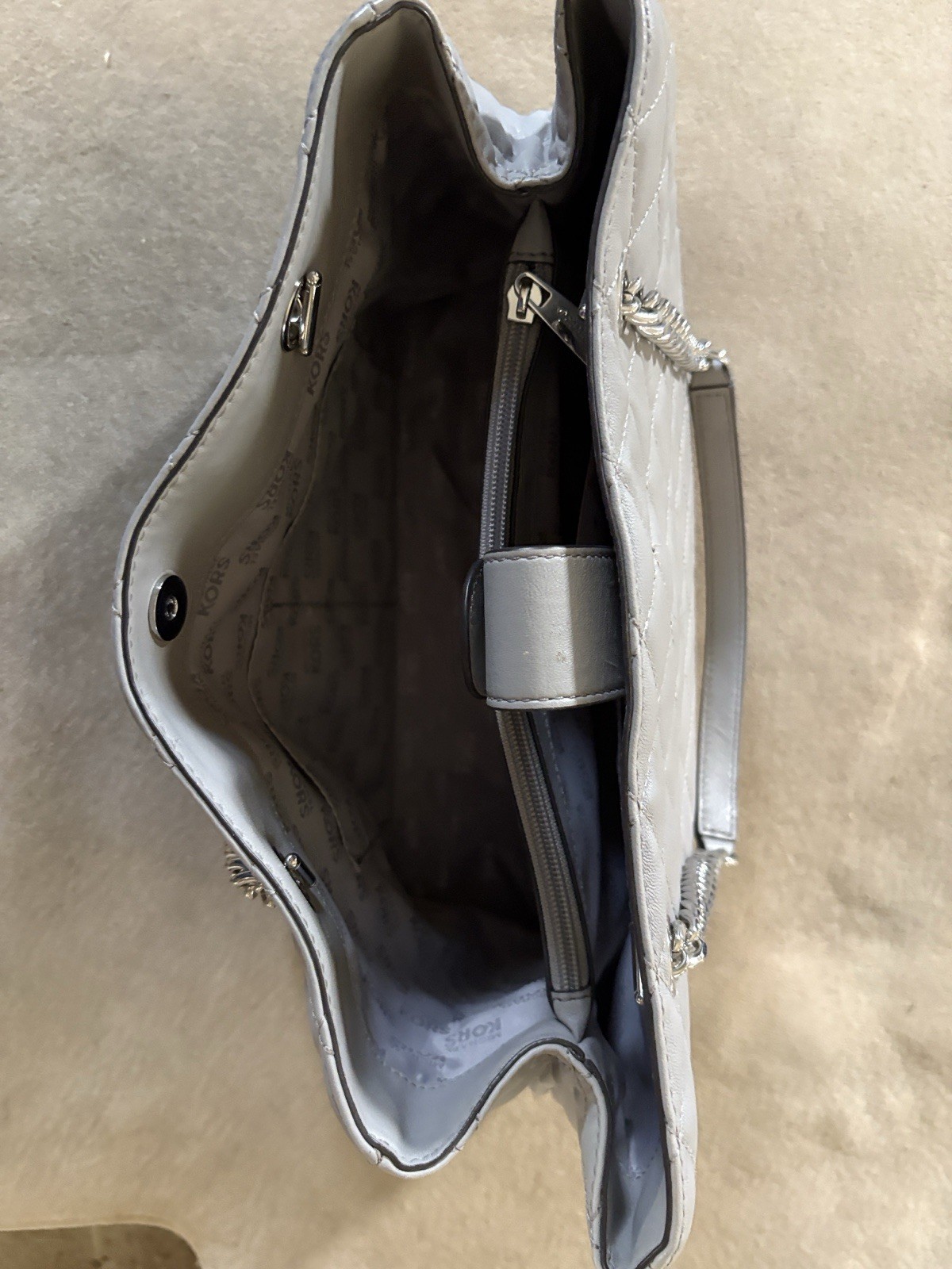 MICHAEL KORS LARGE PEARL GREY SUSANNAH QUILTED LEATHER TOTE