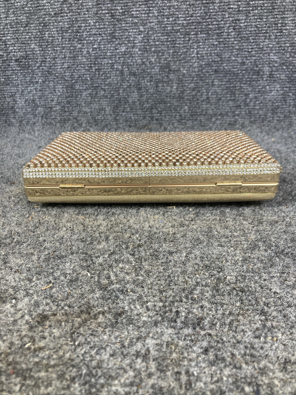 Goldtone & Rhinestones Snap Close 8″ x 5″ Hard Shell Hinge Clutch Purse EUC