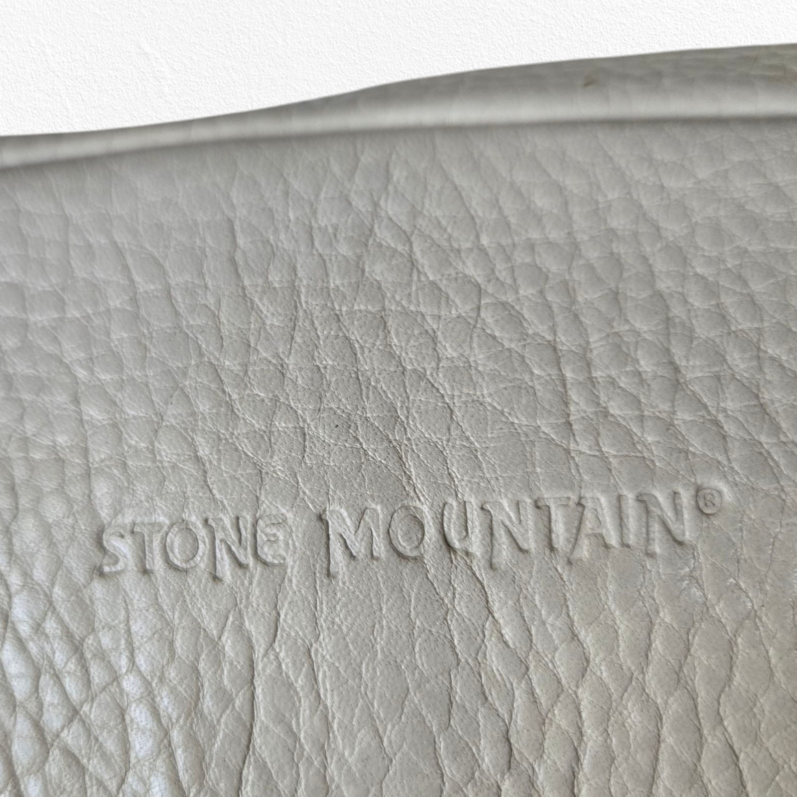 Vintage 1990s Beige Ivory Pebbled Leather Everyday Double Handle Shoulder Bag