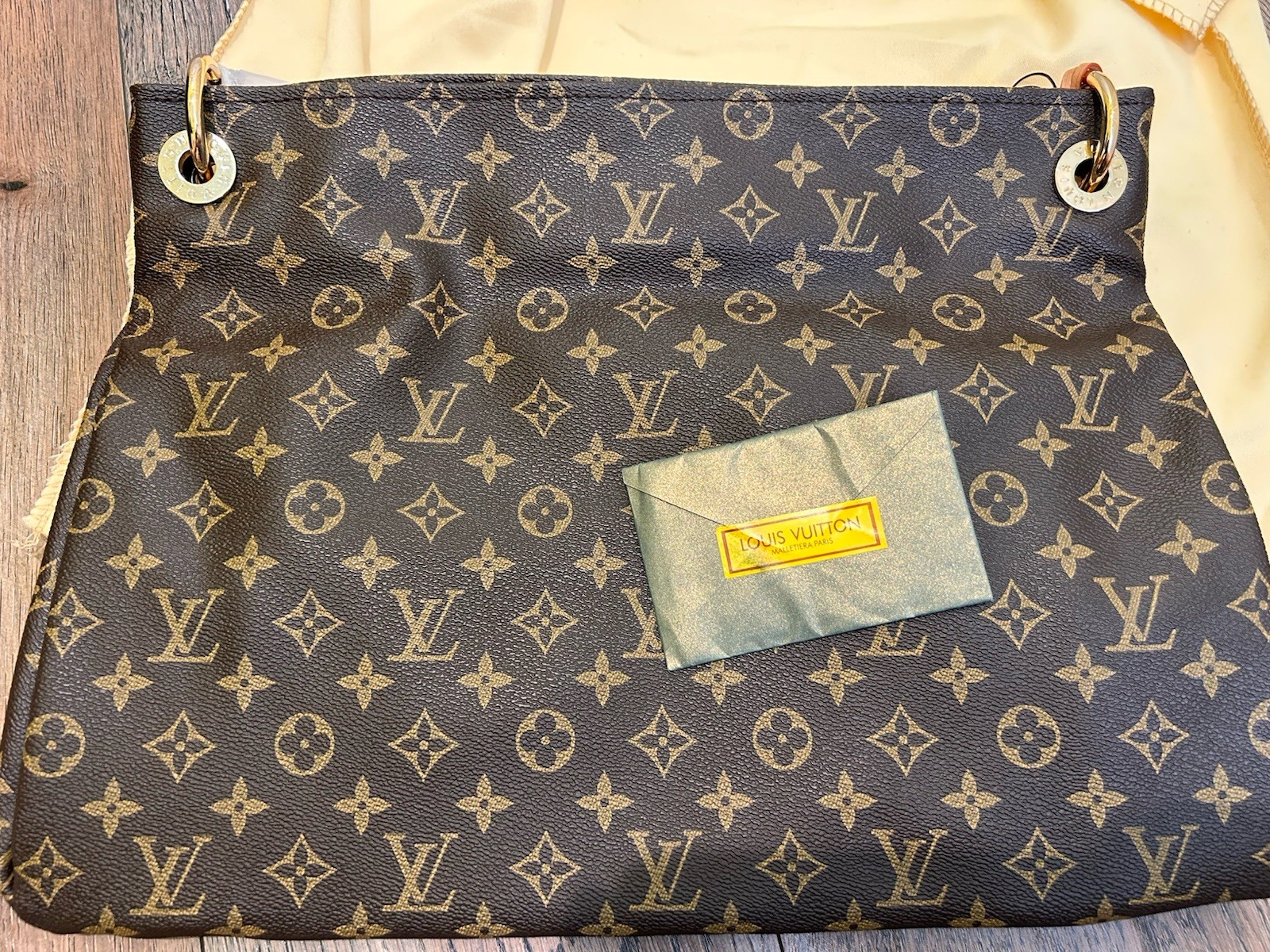Louis Vuitton Artsy Shoulder Bag MM Brown Canvas