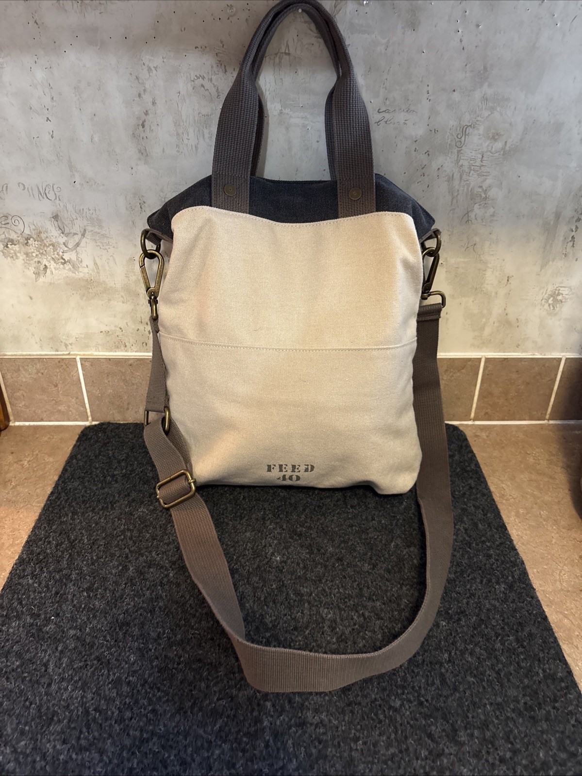 FEED 40 Beige & Green Canvas Crossbody Bag Long Strap Magnetic Closure