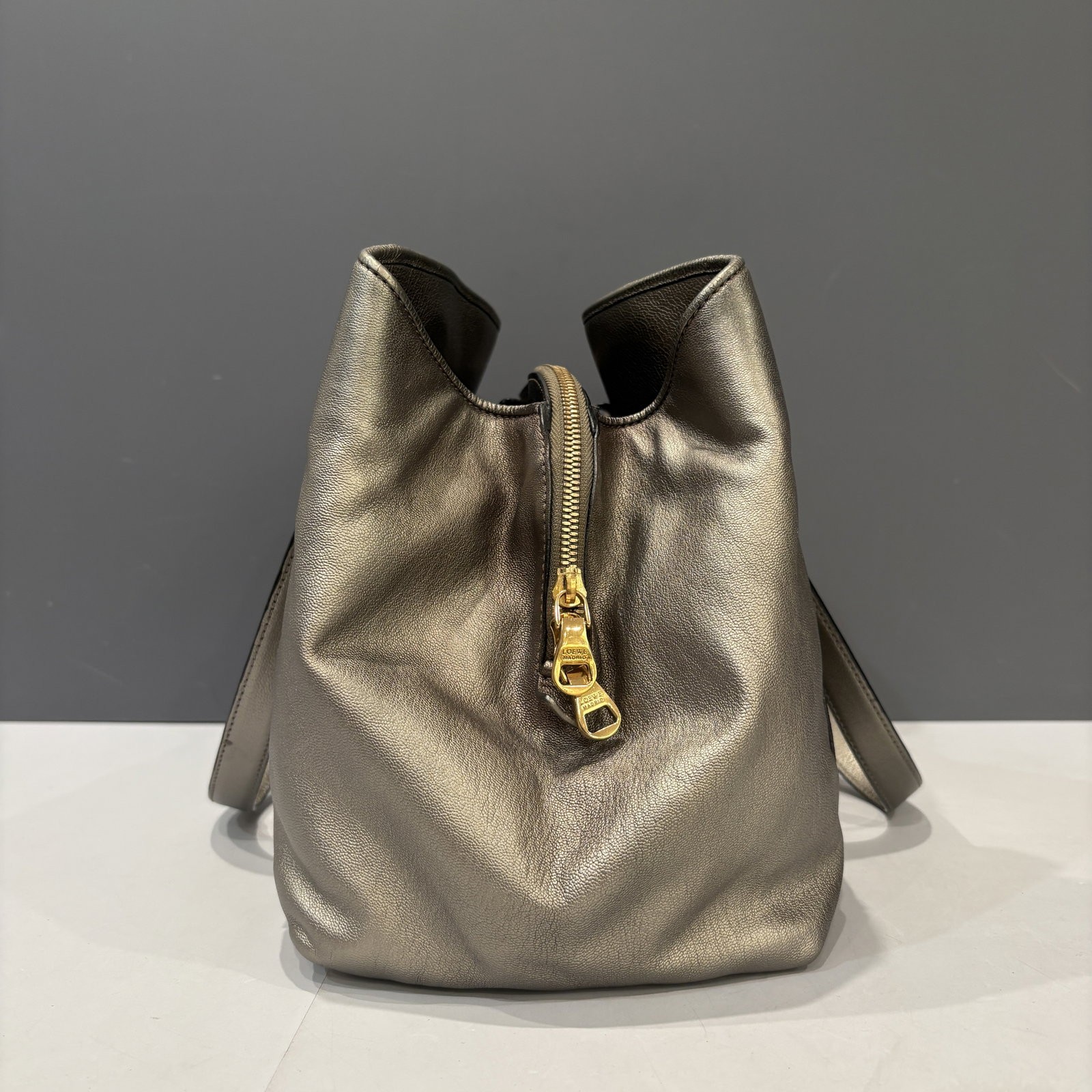 Loewe Handbag Dark Silver Calfskin (lc041826c1)
