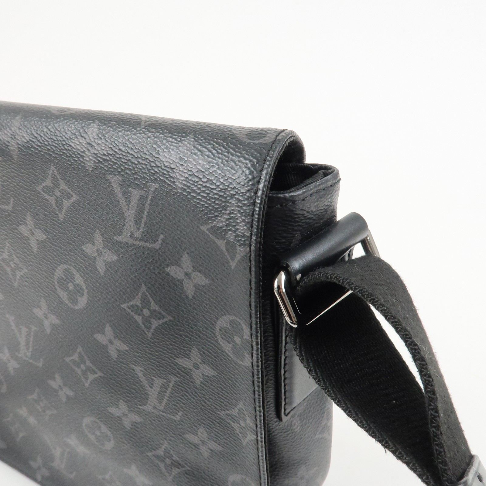 Louis Vuitton Monogram Eclipse District PM Crossbody Bag M44000 Auth Used F/S