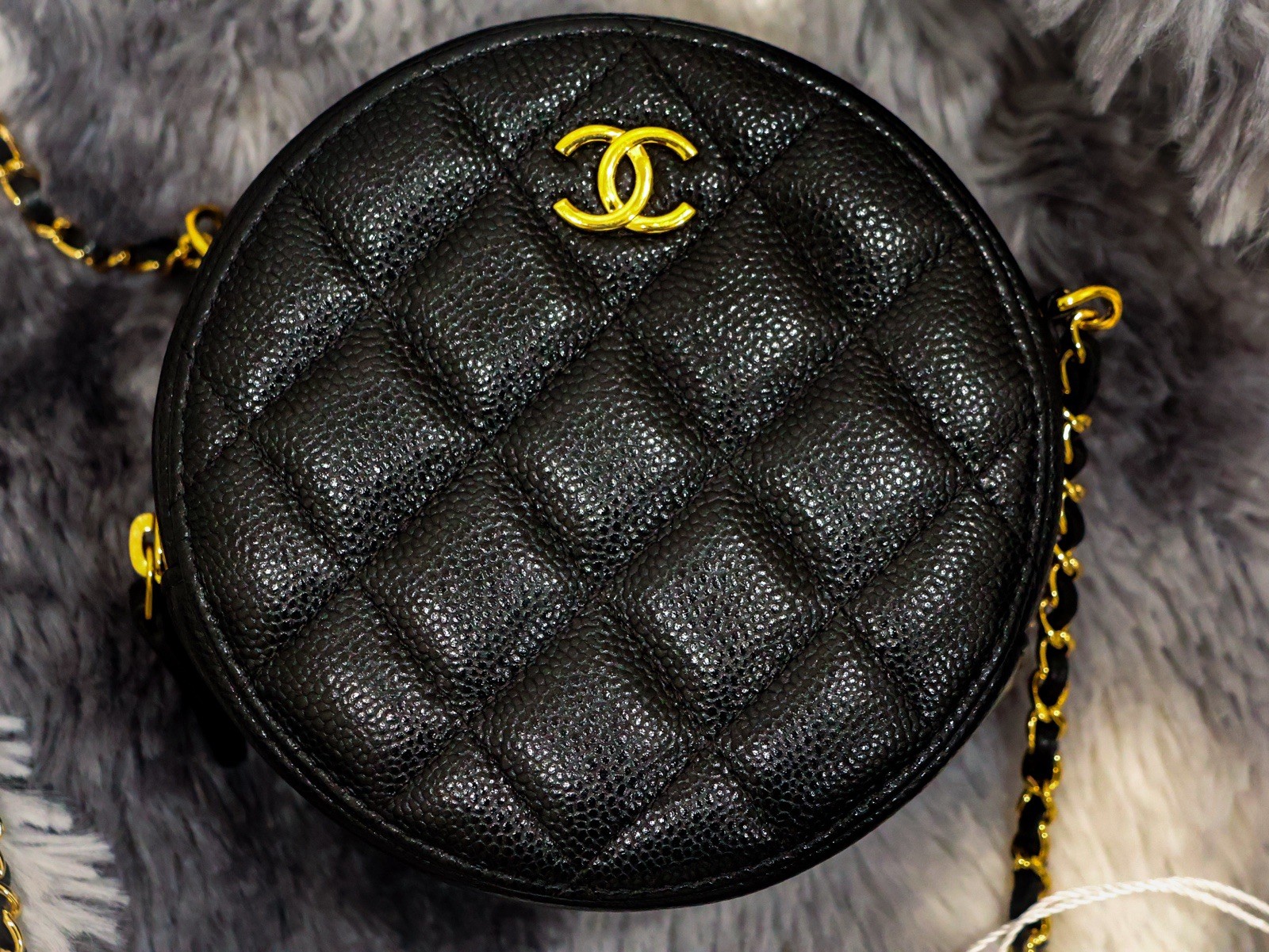 Rare Chanel – AP2307 – Round Clutch Caviar COCO Chain GHW Entrupy Auth