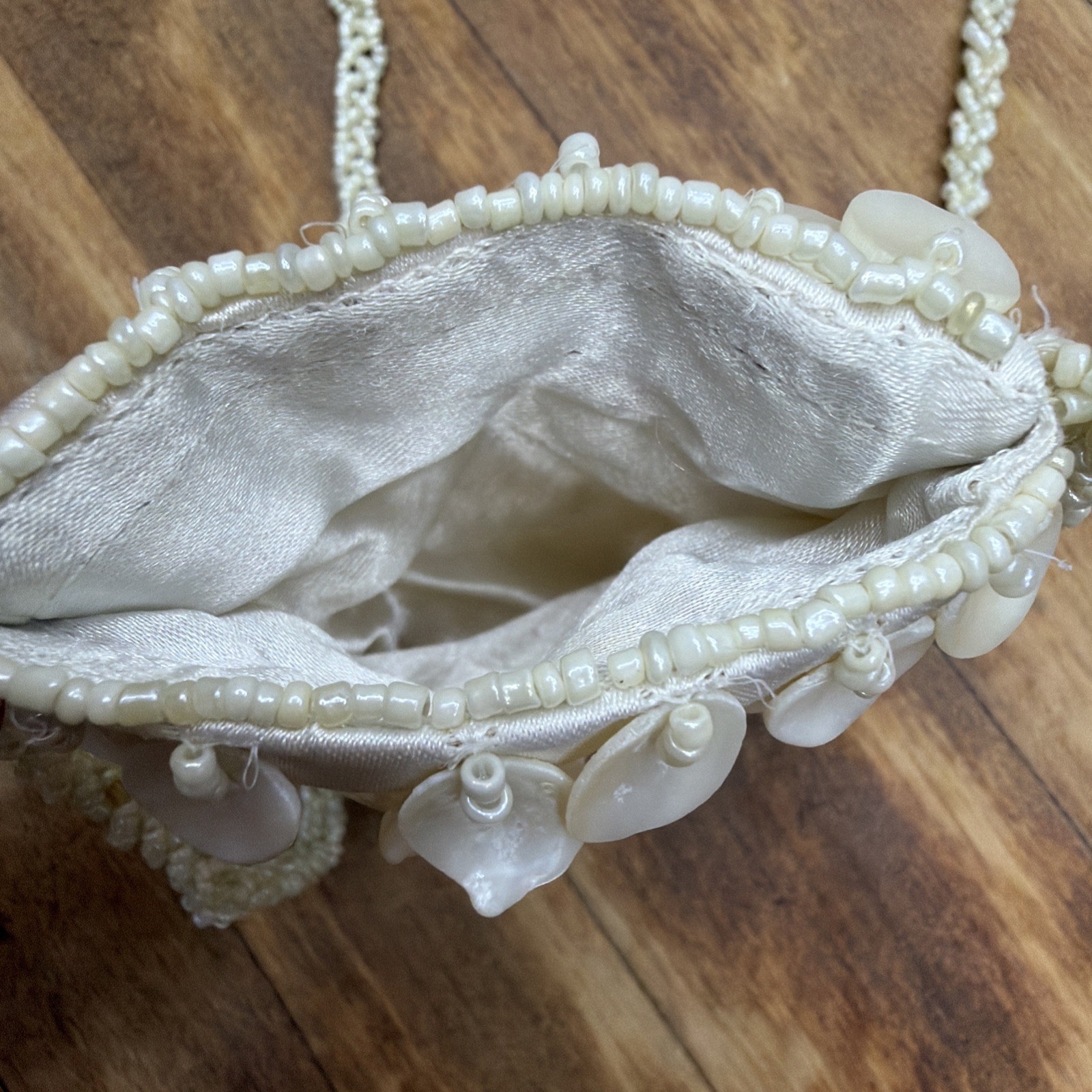 White Shell “mother Of Pearl” Beaded Bag Small Accessories Purse