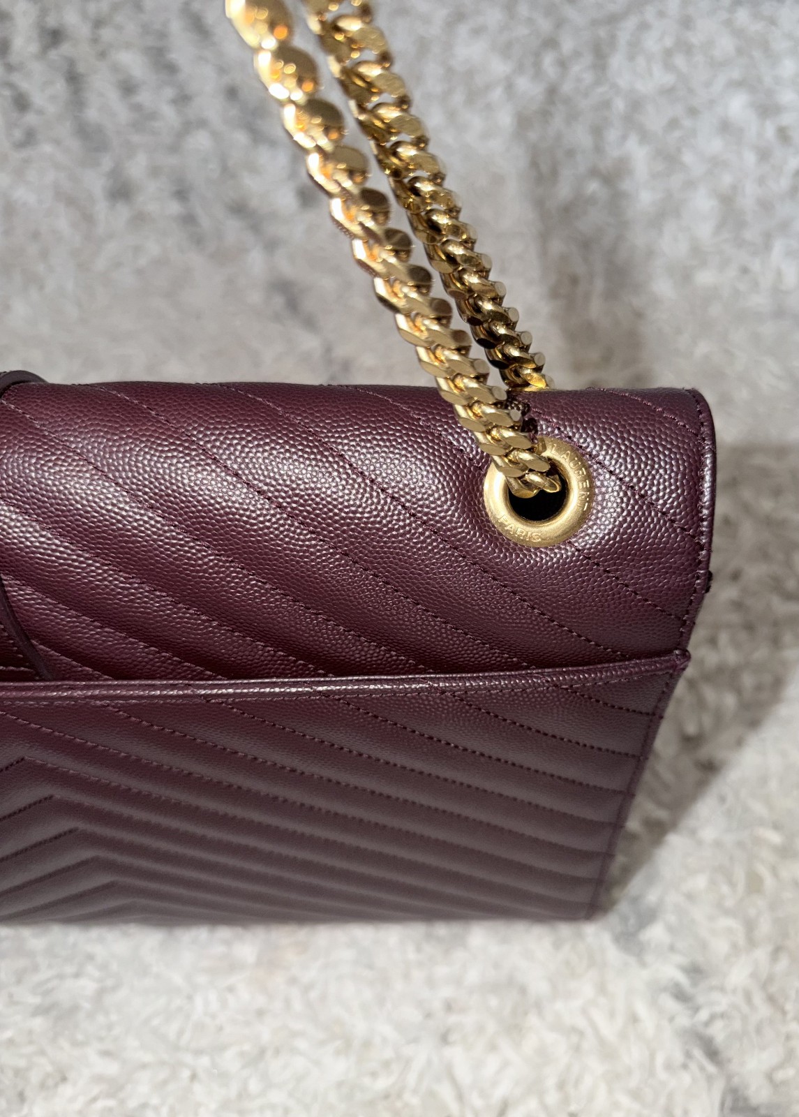 SAINT LAURENT Grain De Poudre Matelasse Chevron Large Monogram Satchel Rouge Leg