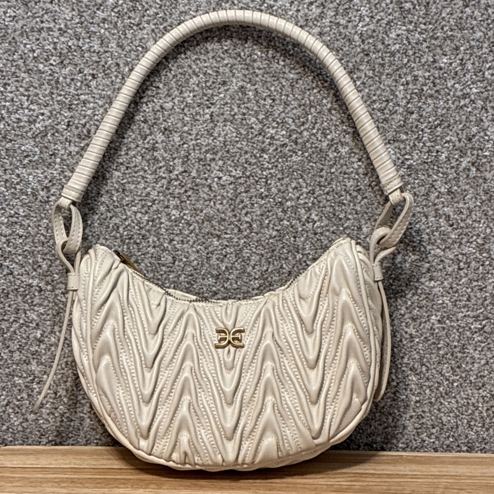 EUC Sam Edelman “Ari” Quilted Leather Small 10″ Handbag Ivory