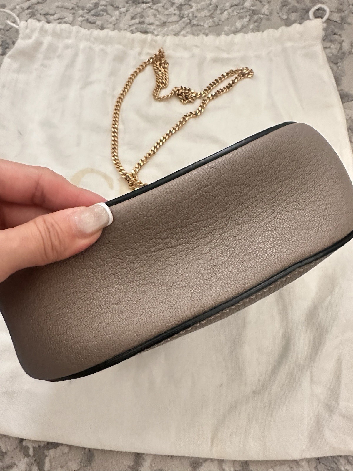 Chloé Gray Pebbled Shoulder Bag Gold Chain Strap Turn Lock Logo Designer