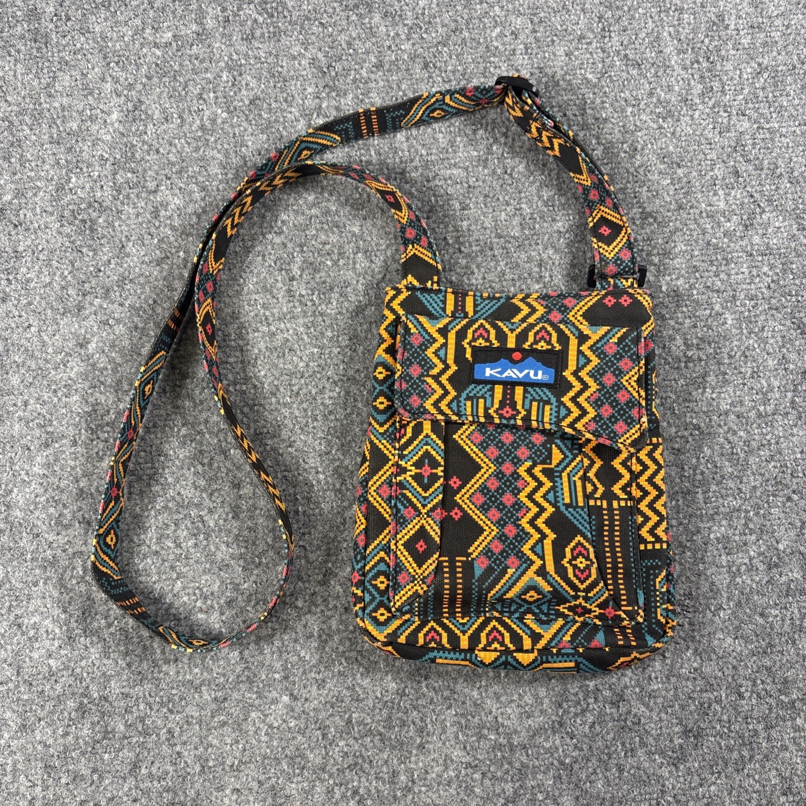 Kavu Mini Keeper Purse Crossbody Bag Hook & Loop & Snap Phone Pocket Aztec