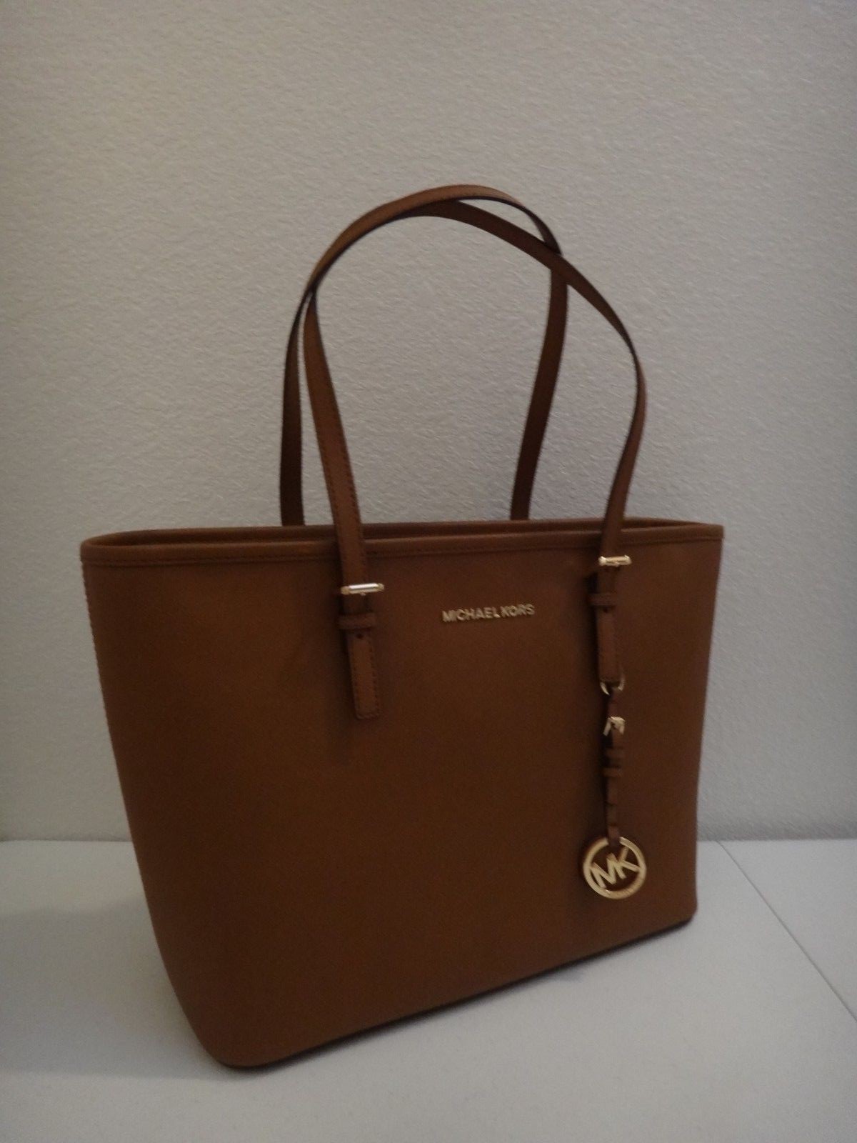 MICHAEL KORS MK Travel Tote Bag Brown Luggage Saffiano Leather Gold 38H8GTVT9L