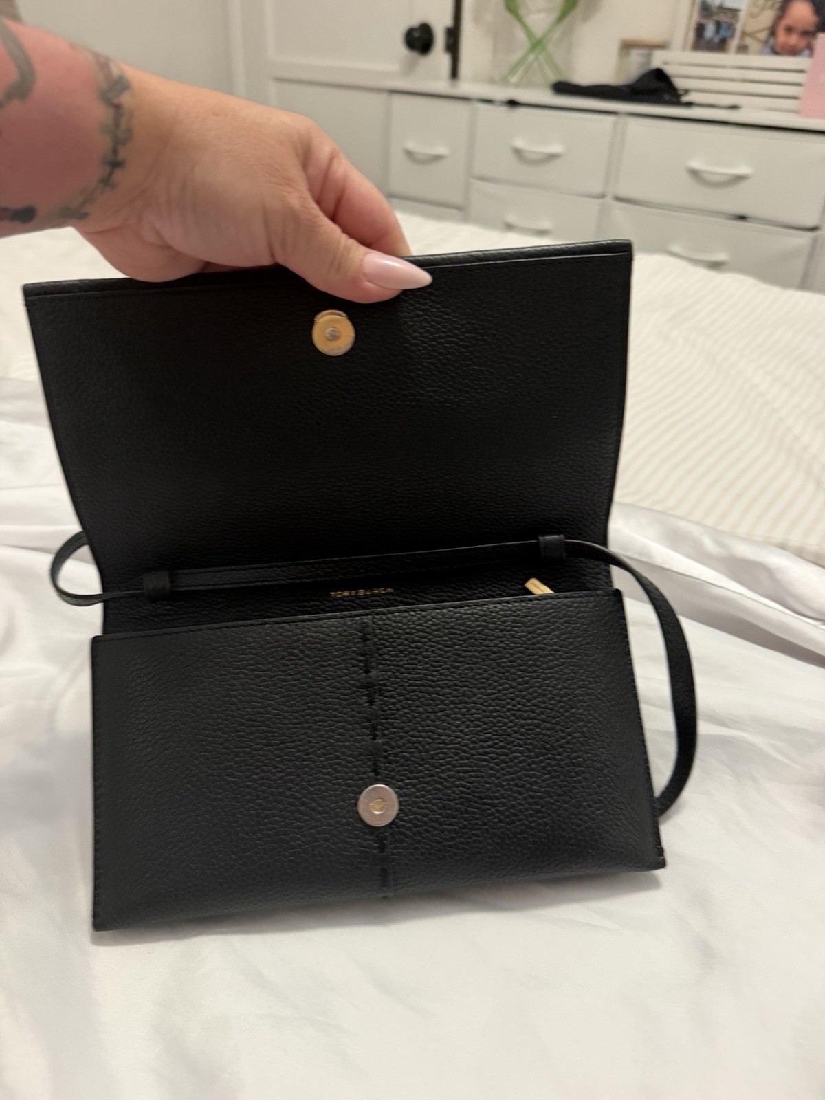 Tory Burch McGraw Wallet Crossbody Black Gold Hardware Logo Zip Inner Pocket