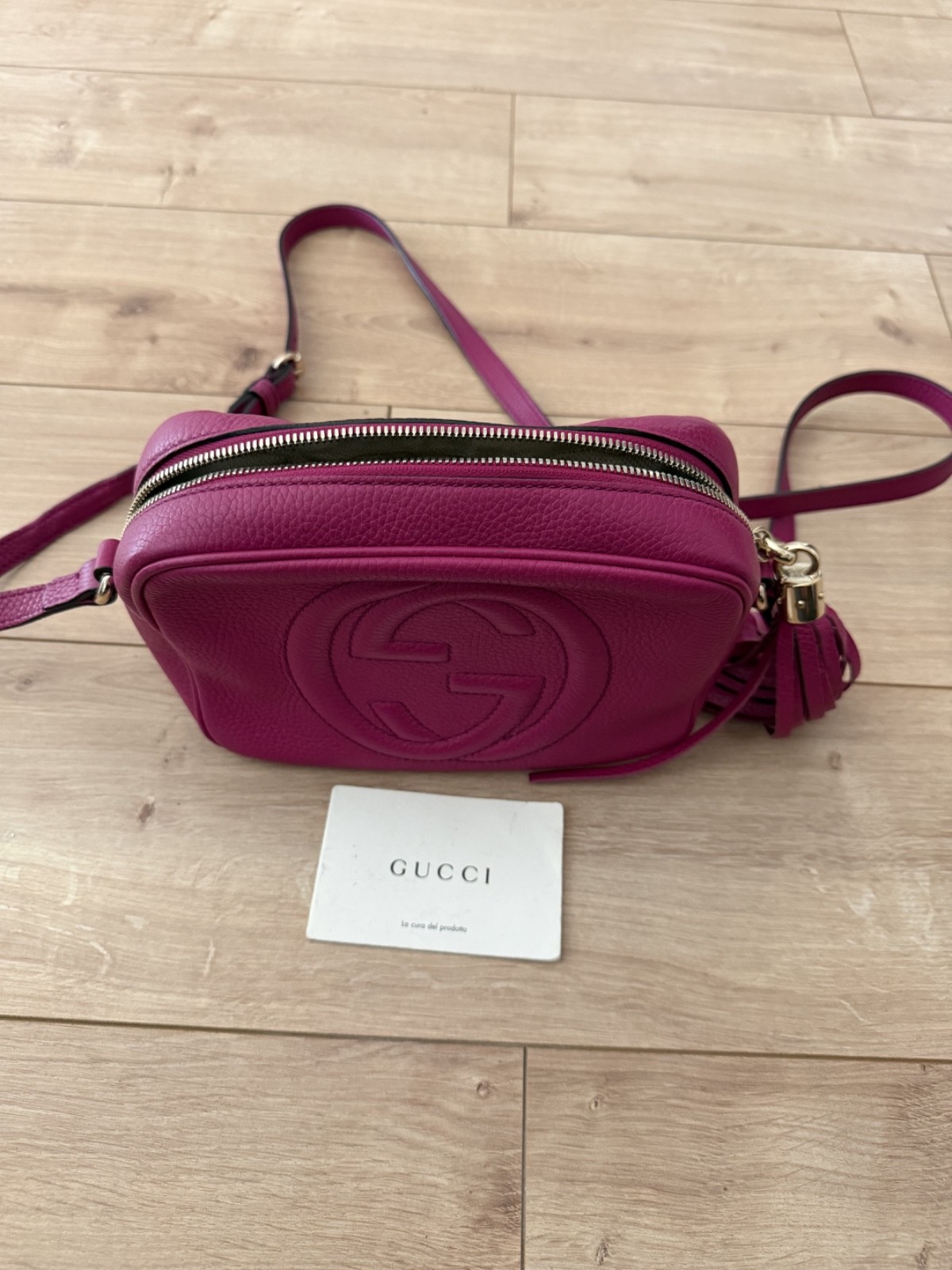 Gucci Soho Disco Crossbody Pebbled Calfskin Bright Bougainvillea