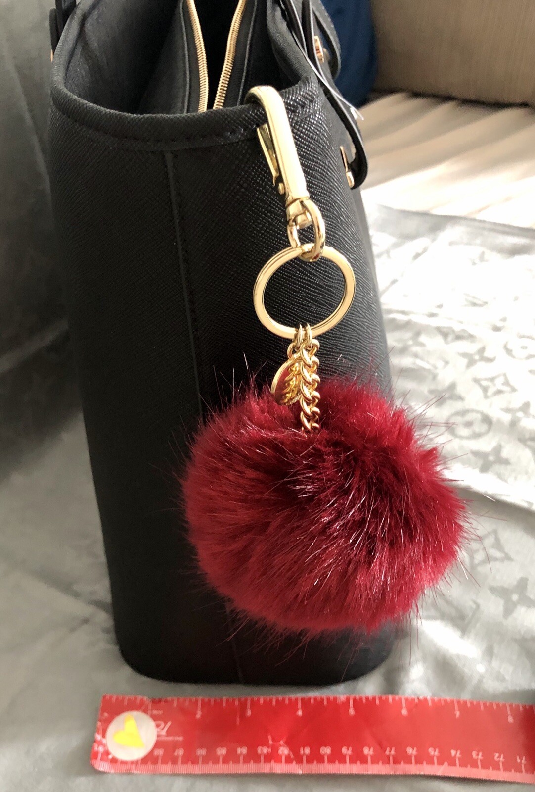 Brand New Tote Bag With Pompon Keychain Cartera Nueva Negra Con Llavero Pompon