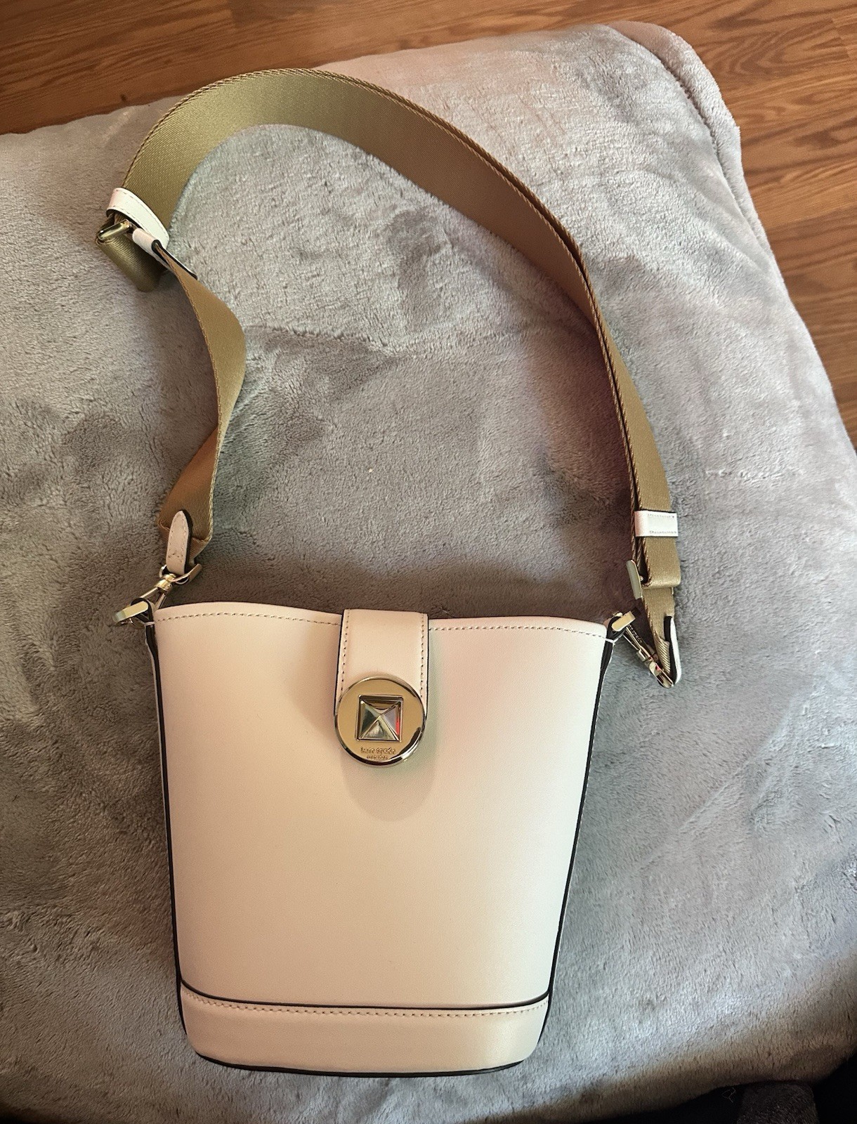 Kate Spade Audrey Mini Bucket White Shoulder Bag