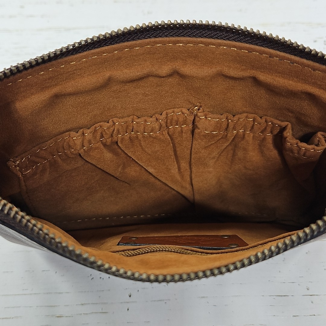 Patricia Nash Tan Cassini Clutch Wristlet 100% Leather Purse 8.75” x 6.5” P34901
