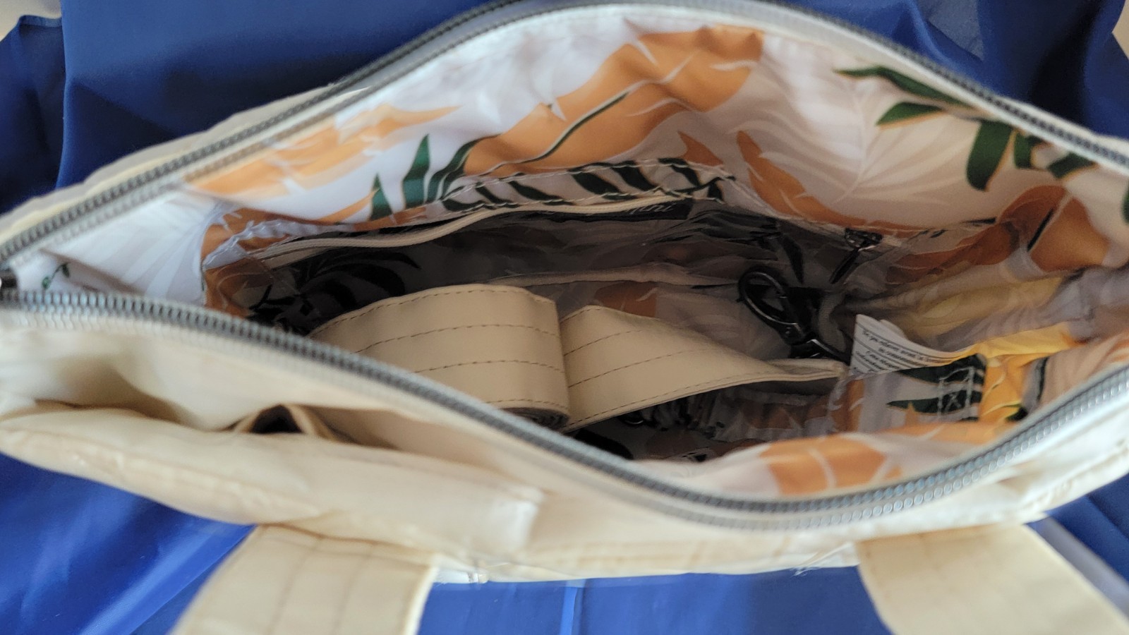 Lug NEW Dary Mini Crossbody Handbag Purse Ivory / Cream