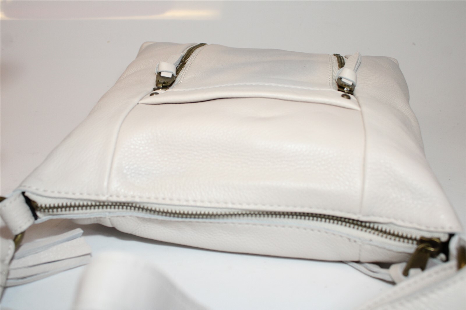 The Sak Collective NEW NWD DISCOLORED Ladera Soft Leather Purse Stone108111