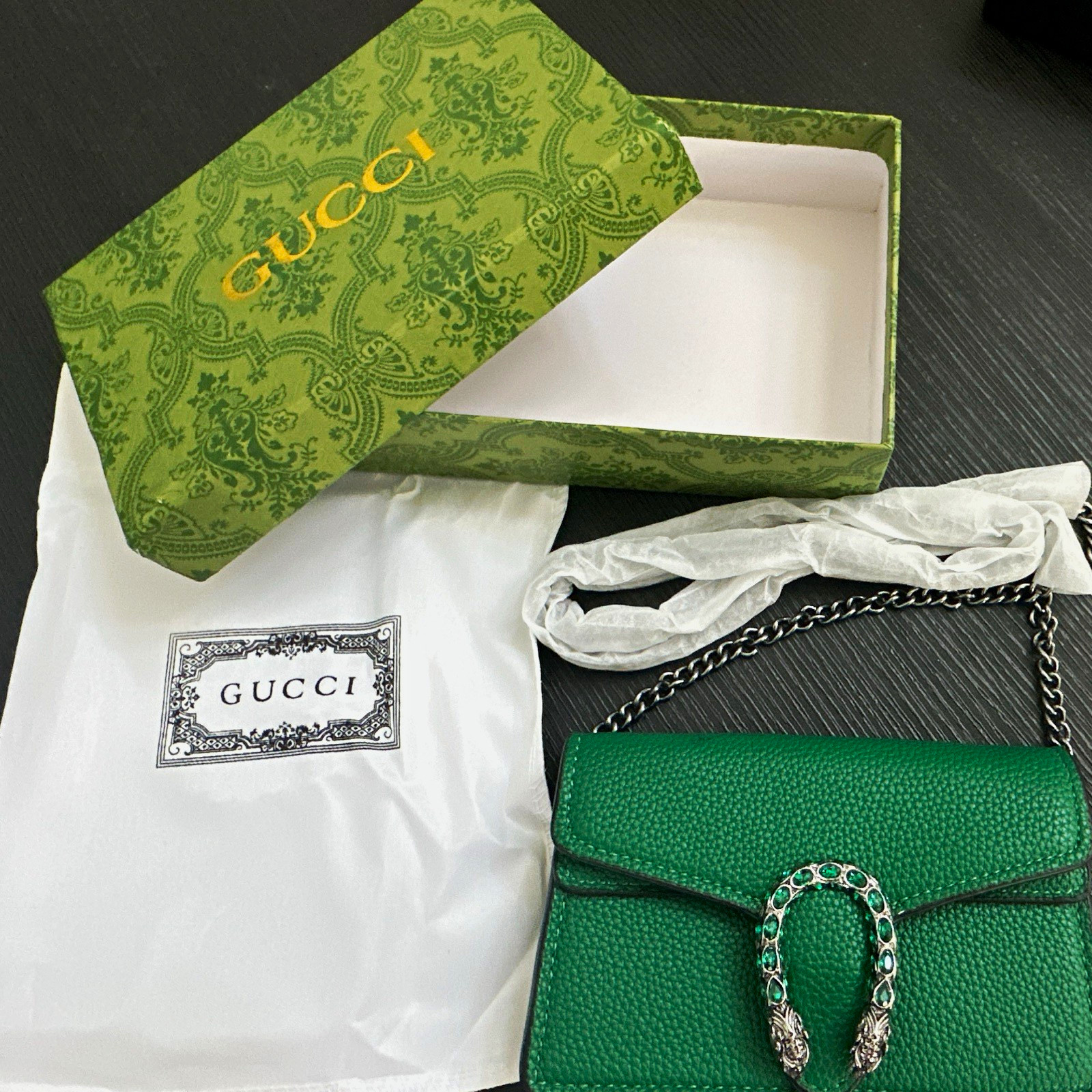 Gucci Green Solid Rectangle Shoulder Bag Silver Chain Strap Snap Detachable