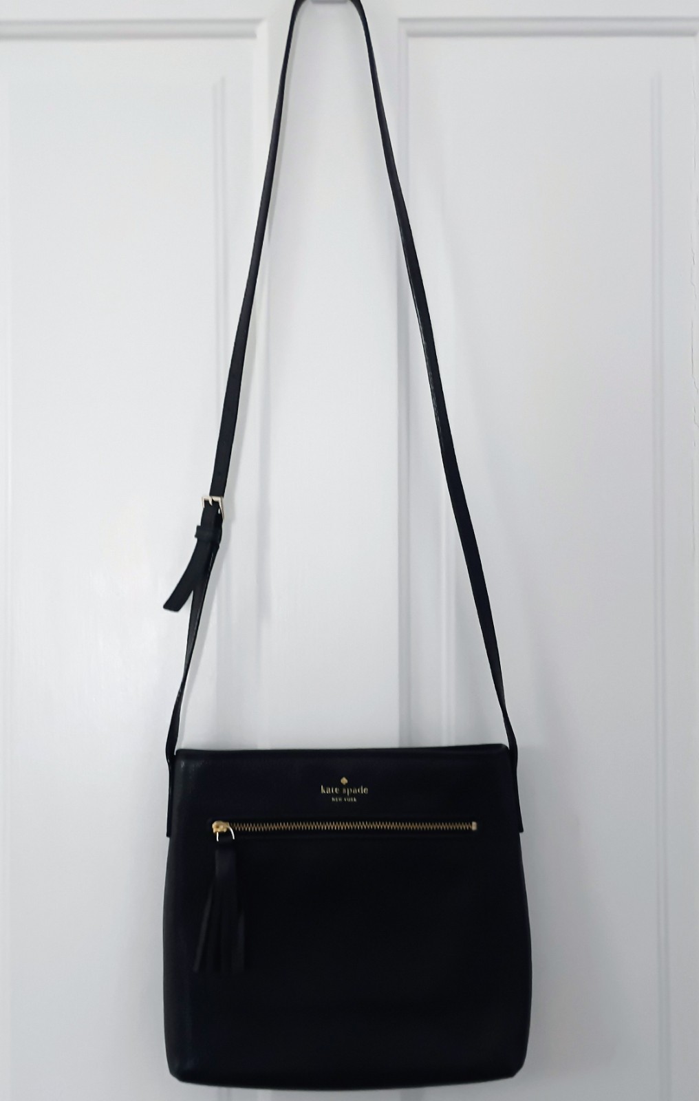 kate spade new york Black Pebbled Crossbody Bag Tassel Zip Pockets Gold