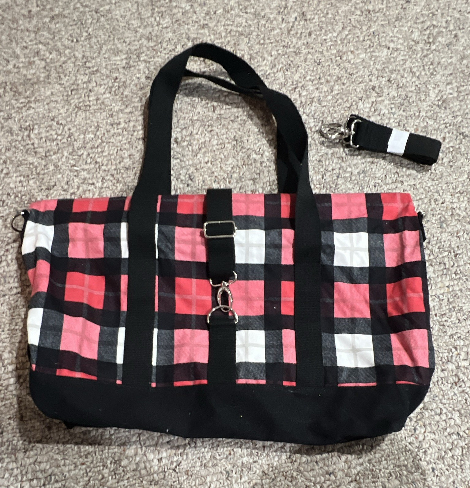 Thirty-One Plaid Zip Tote WeekendBag Red/Black/White Detachable Adj. Strap