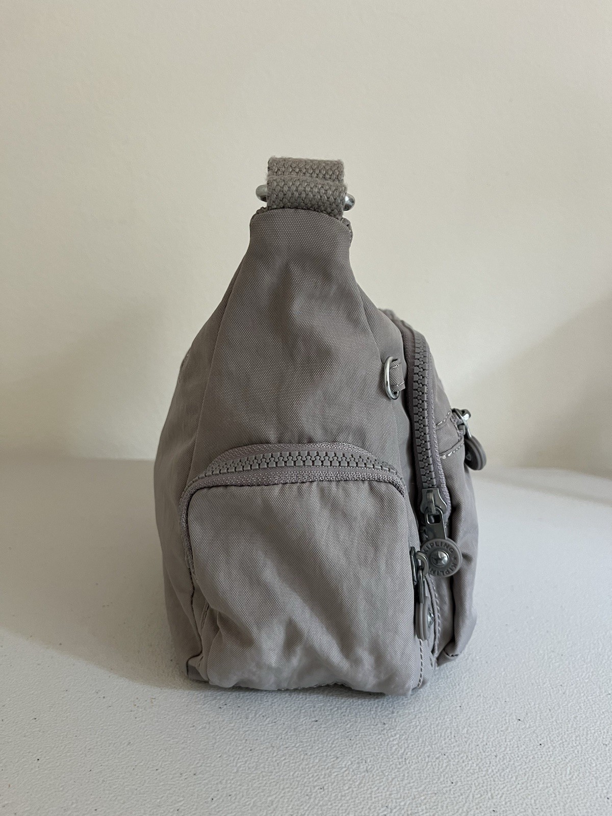 Kipling Gabbie Small S Crossbody Bag in Grey Gris