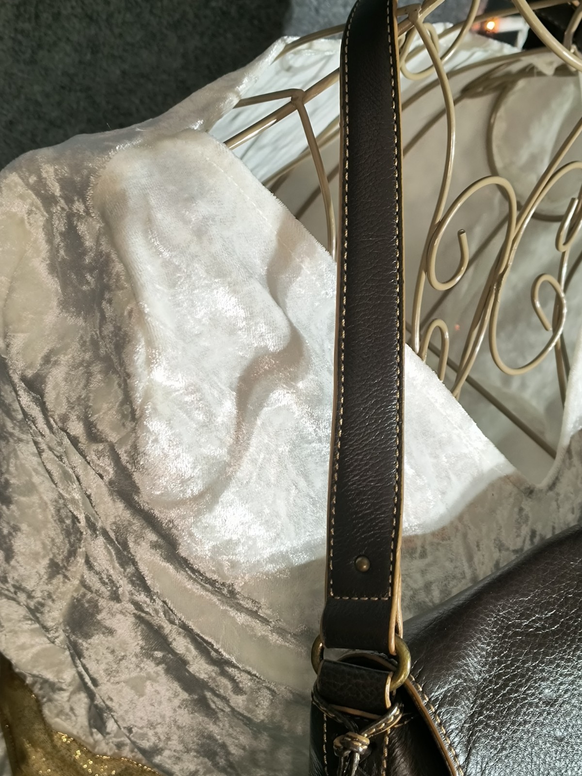 The Sak Dark Brown Pebbled Leather Side Pockets Hobo Shoulder Bag-EUC