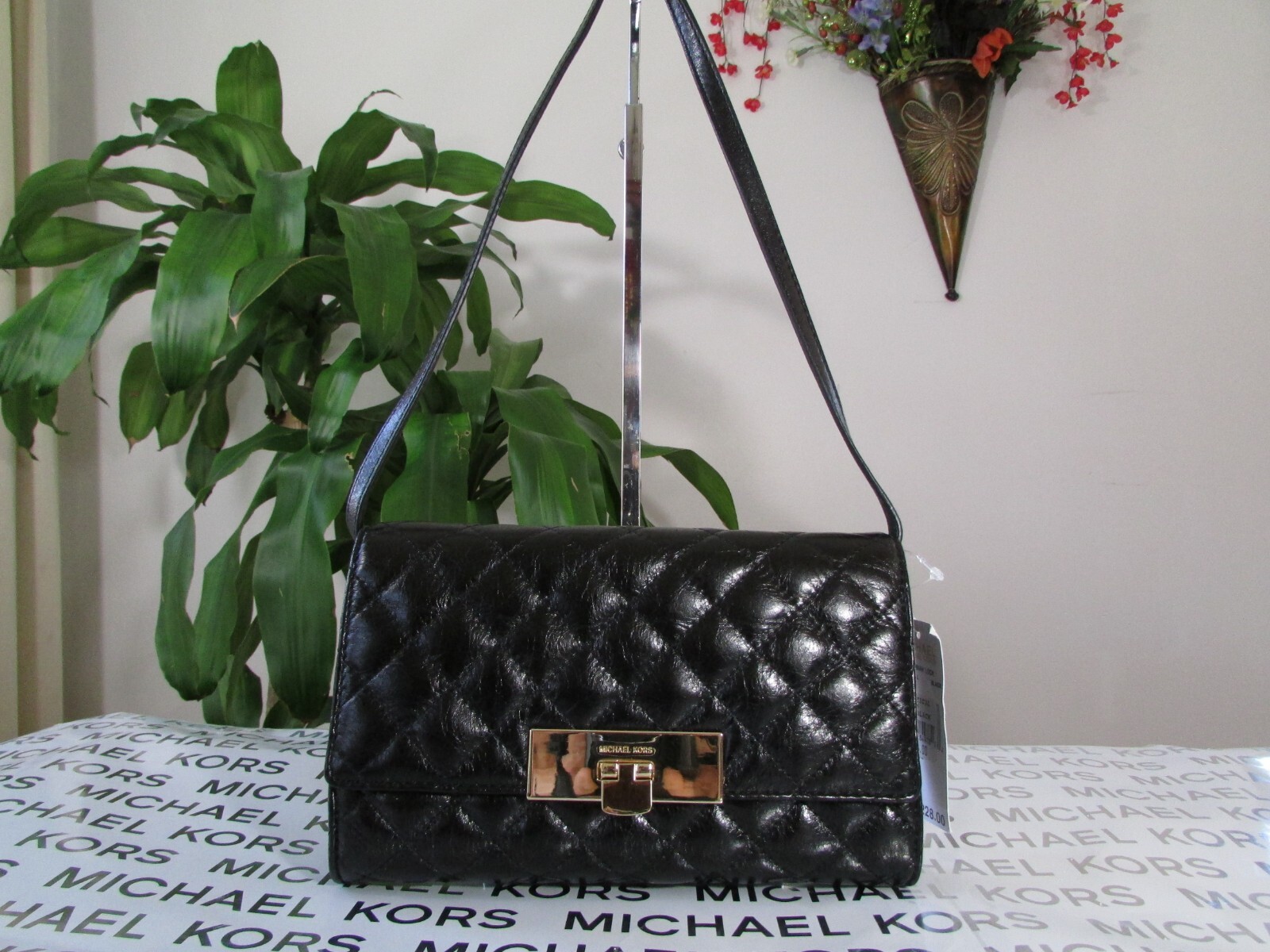 NWT Michael Kors Leather Susannah Lock Clutch Crossbody Black