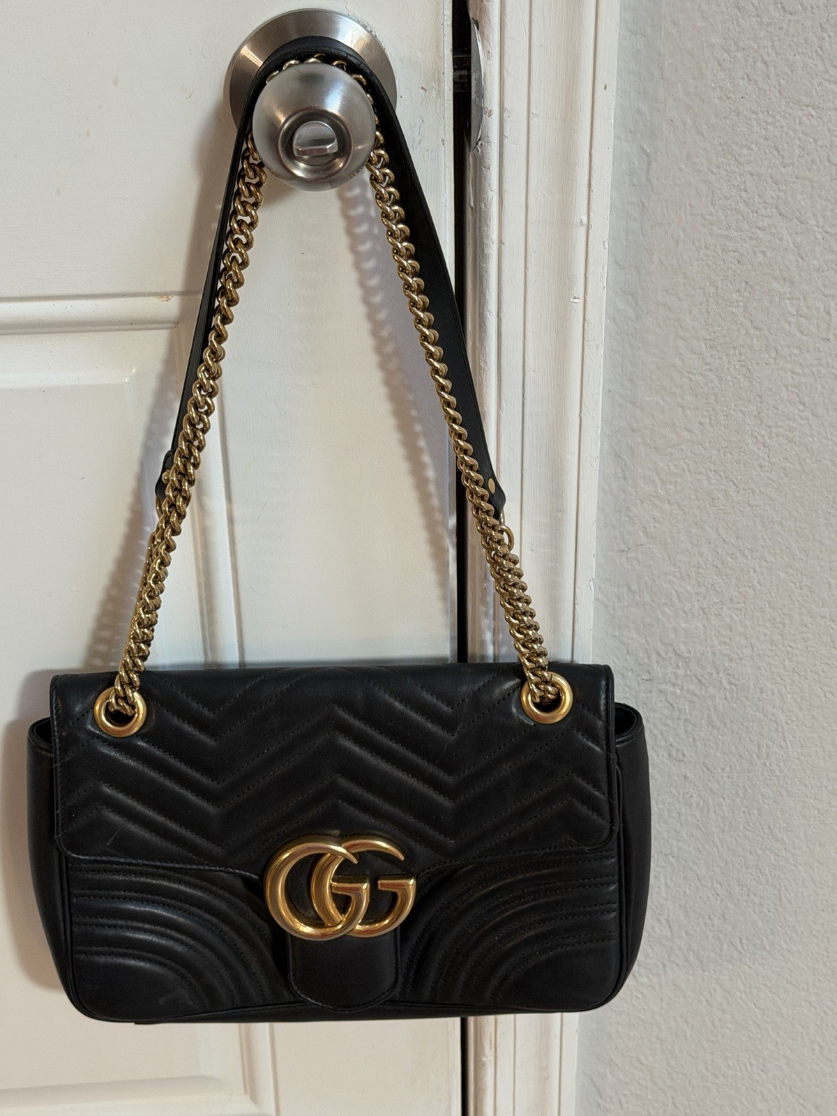 Gucci GG Marmont Shoulder Bag Medium Black Leather