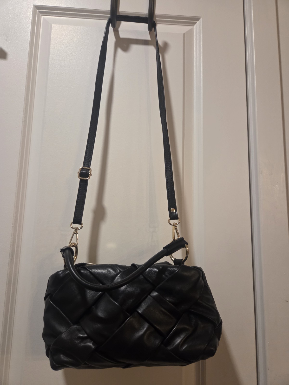 A. Bellucci Womens Black Woven Leather Inner Pockets Travel Shoulder Bag