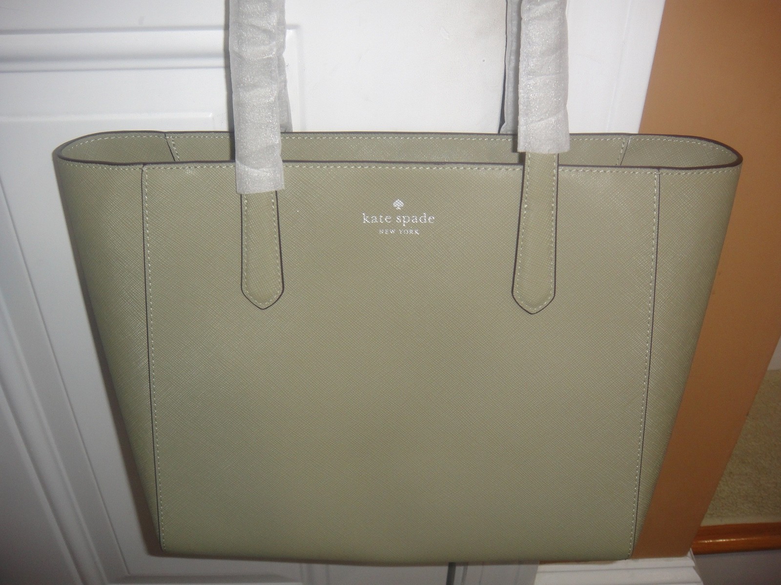 New Kate Spade Staci MEDIUM Elm / Green Tote Leather Bag.$359.00100%AUTHENTIC